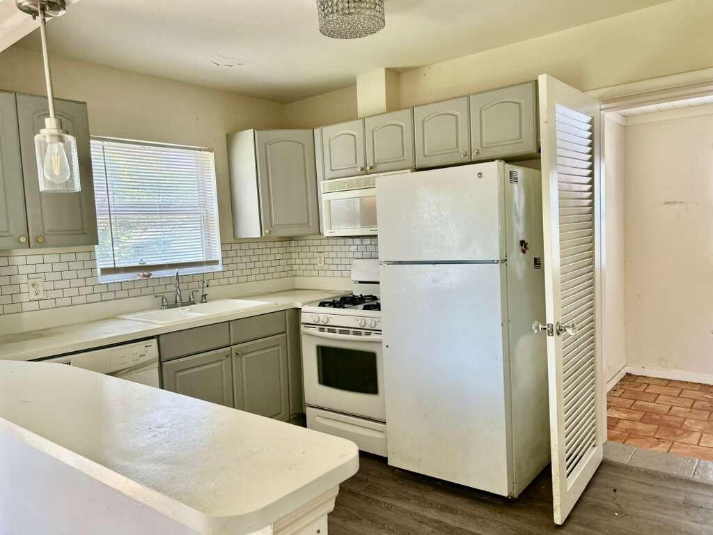 NORTHRIDGE - Residential