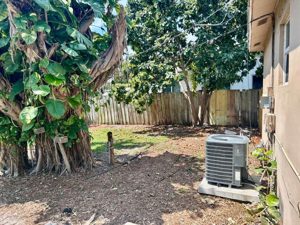 NORTHRIDGE - Residential