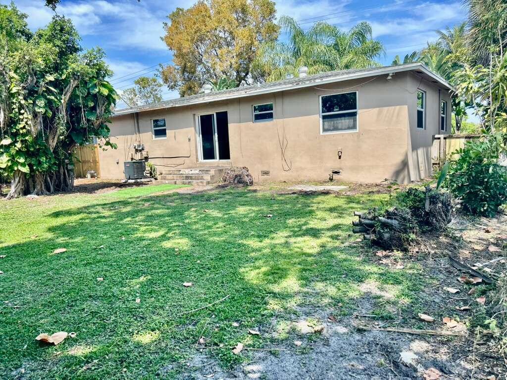 NORTHRIDGE - Residential