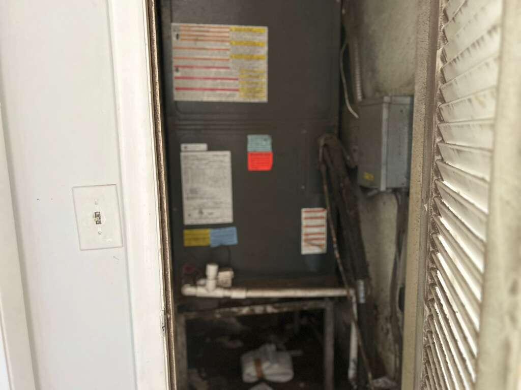 NORTHRIDGE - Residential