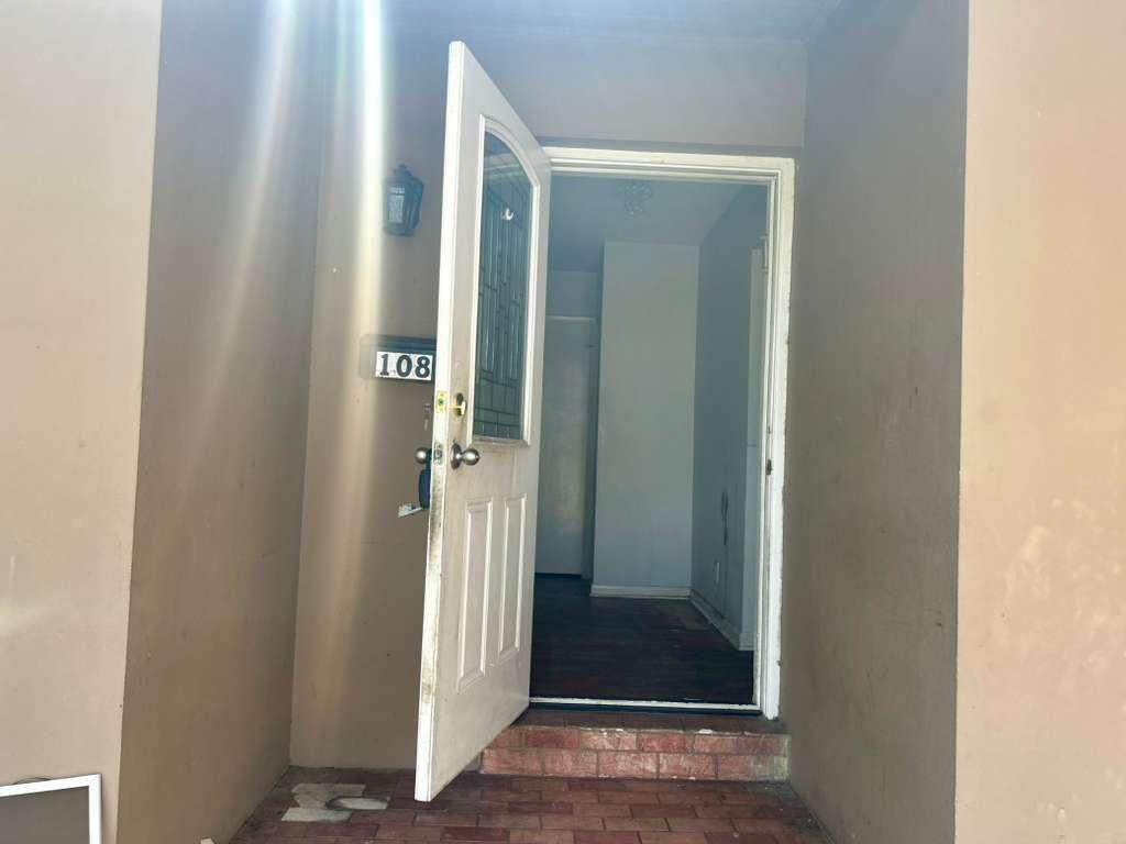 NORTHRIDGE - Residential