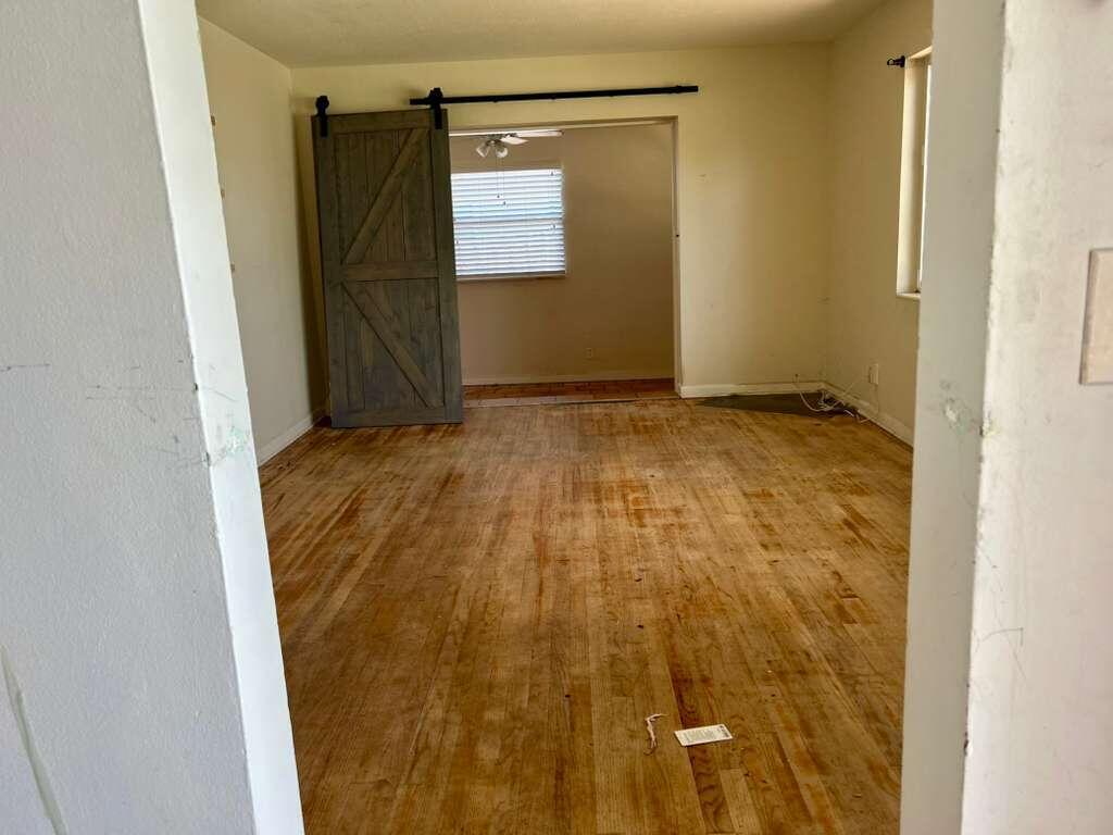 NORTHRIDGE - Residential