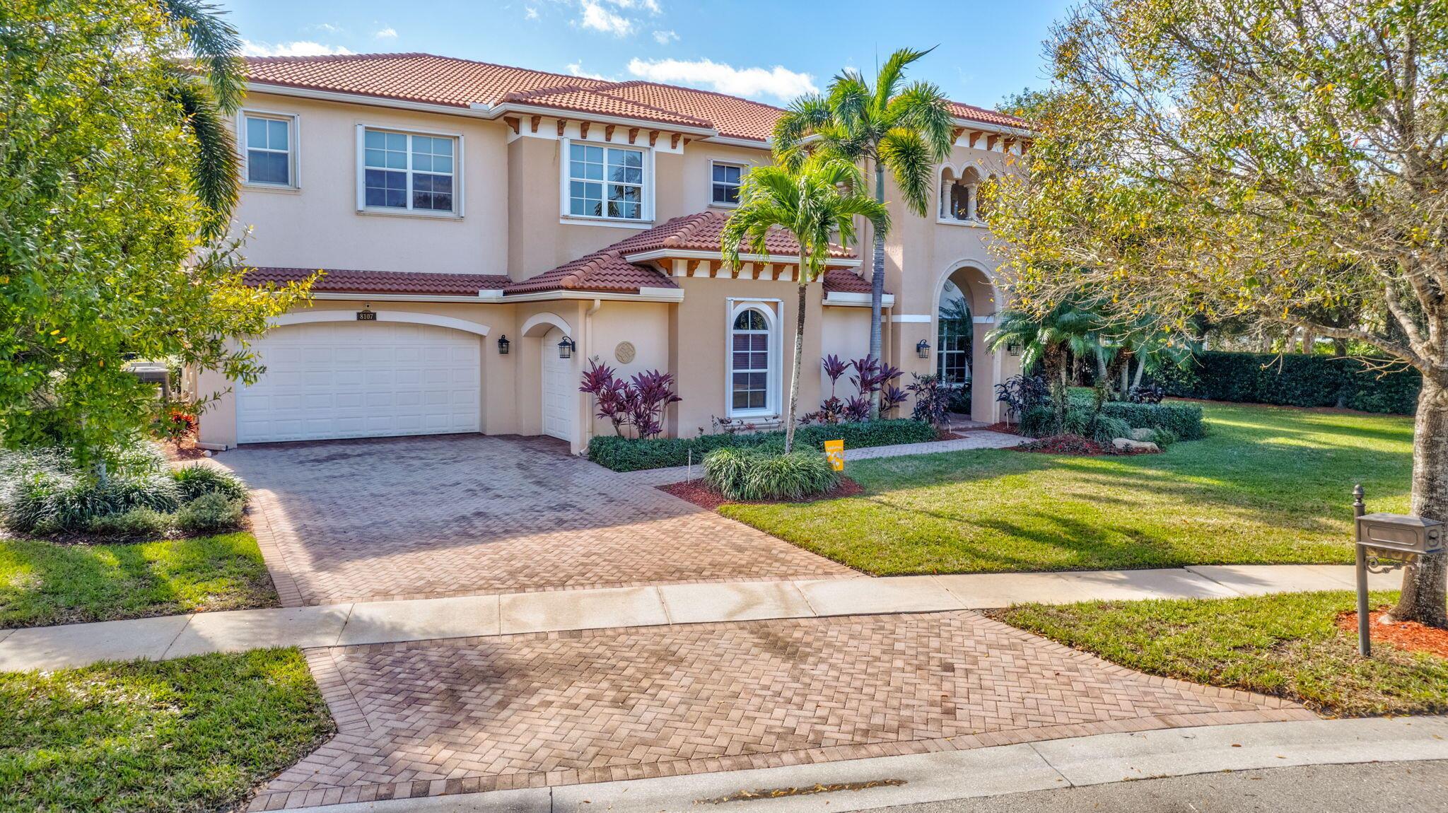 8107 Woodslanding Trail