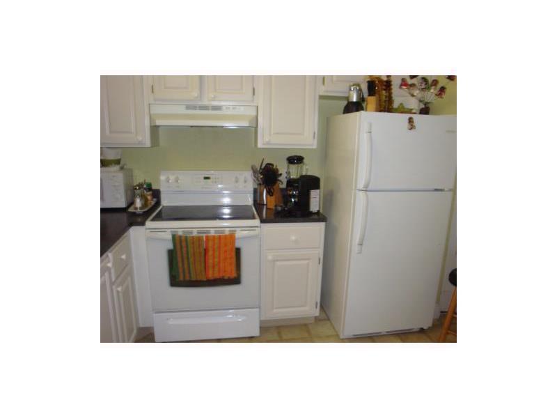 VILLAS AT MEADOW LAKES - Residential Lease