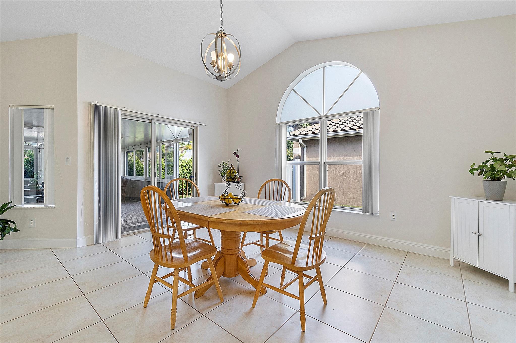 GOLDEN BAY - Residential