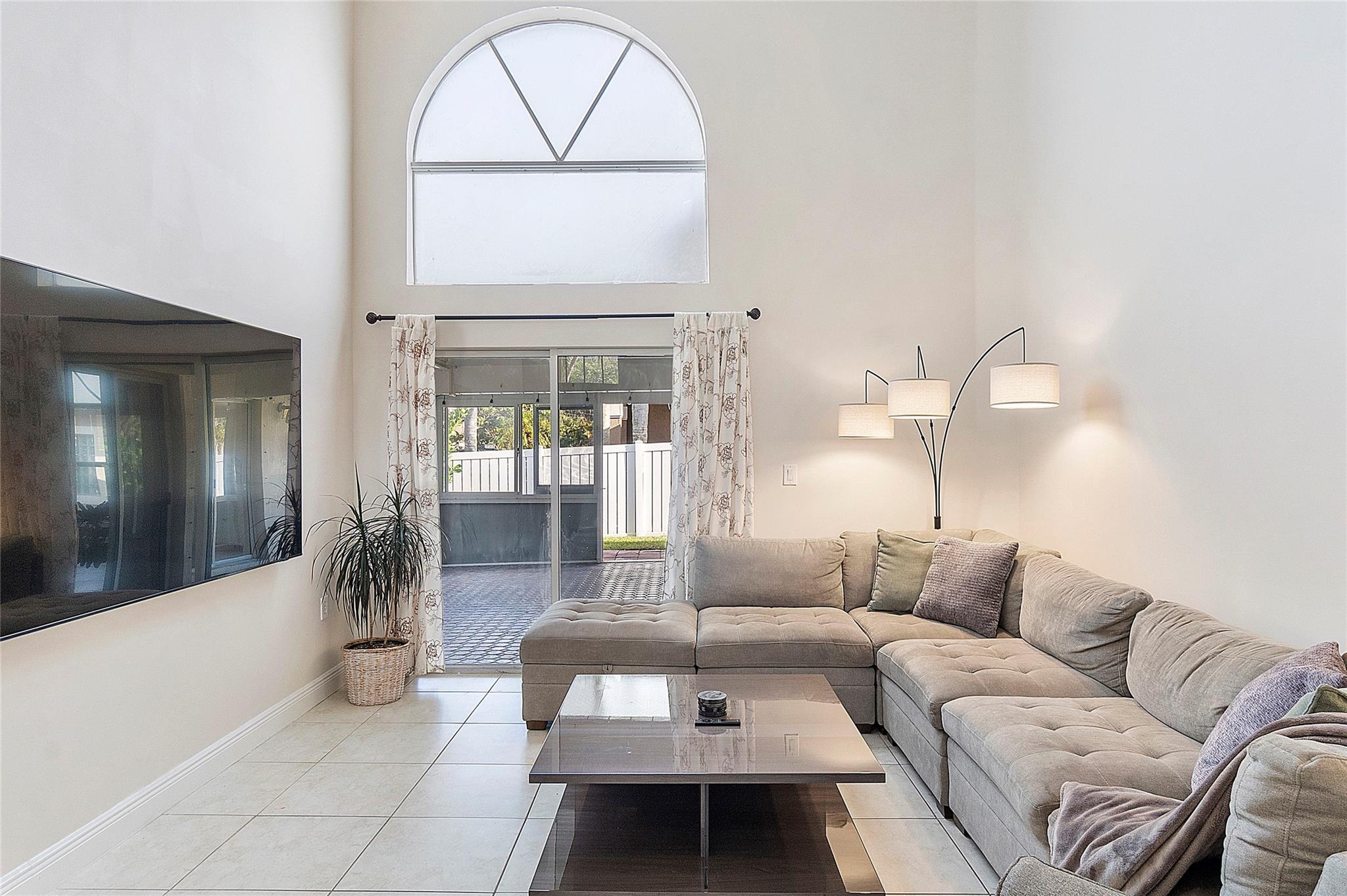 GOLDEN BAY - Residential