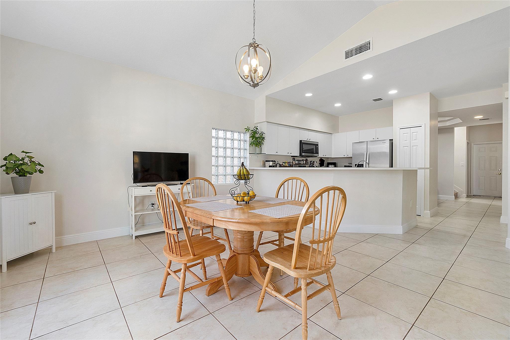 GOLDEN BAY - Residential