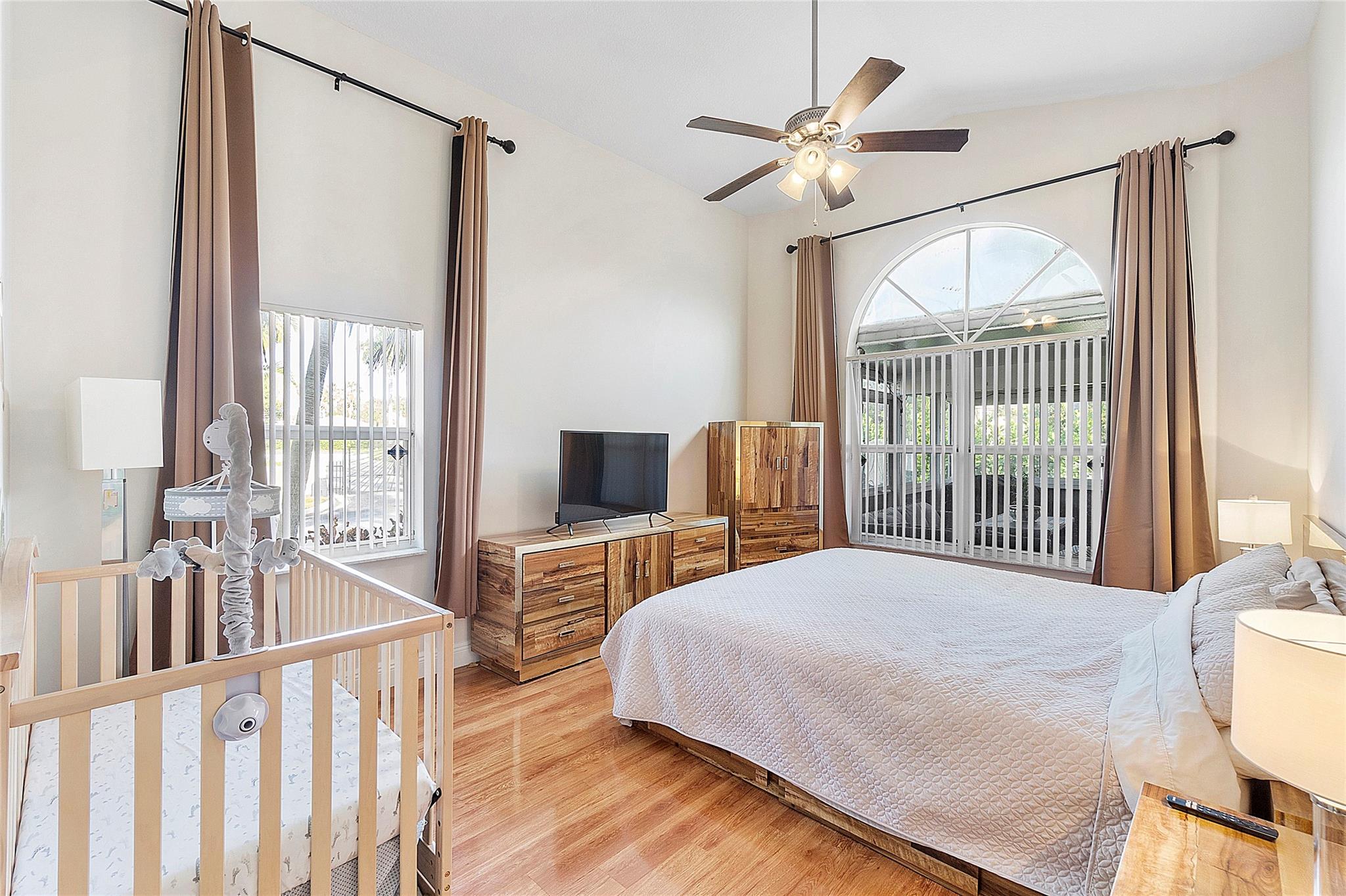 GOLDEN BAY - Residential