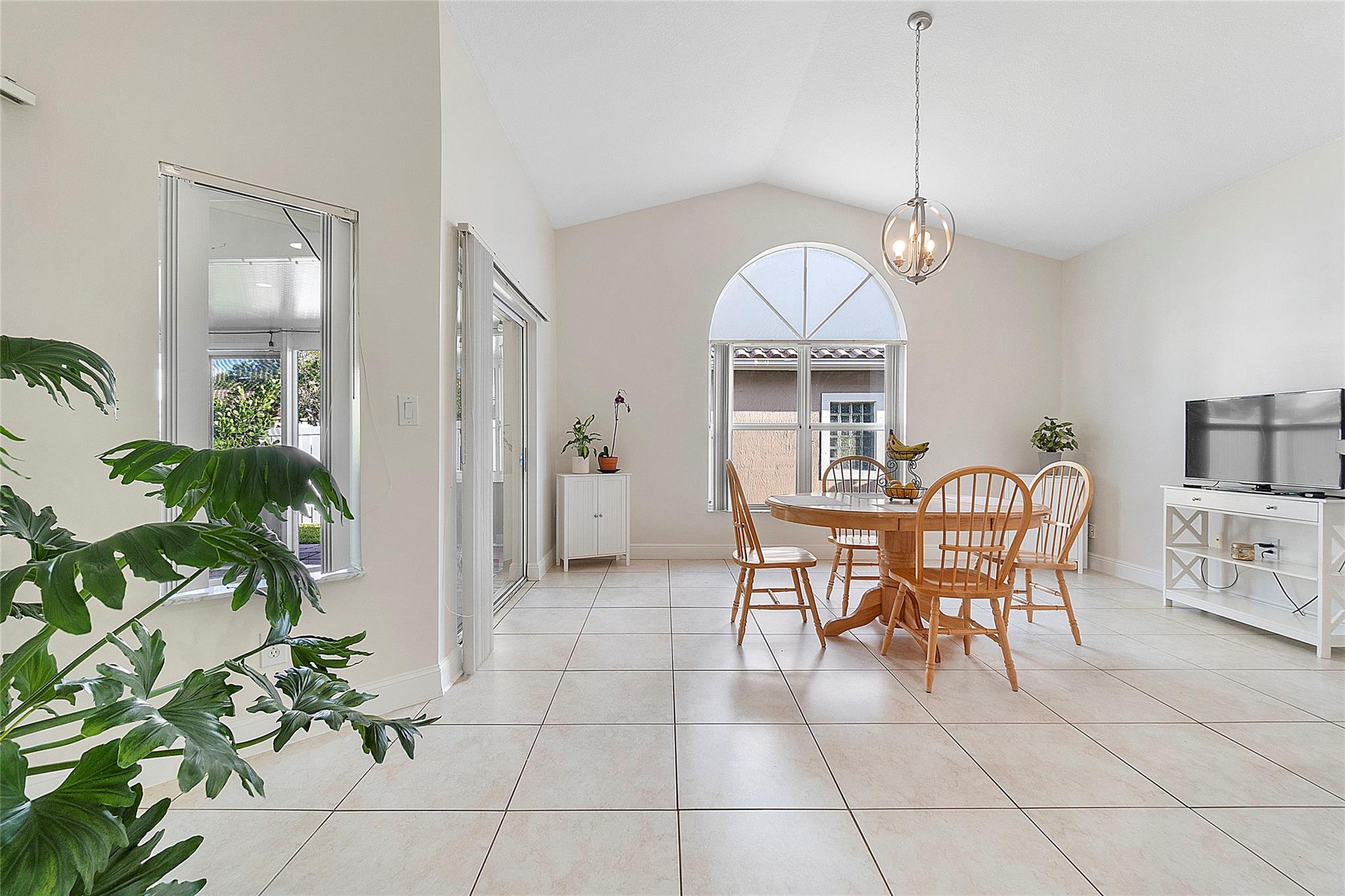 GOLDEN BAY - Residential