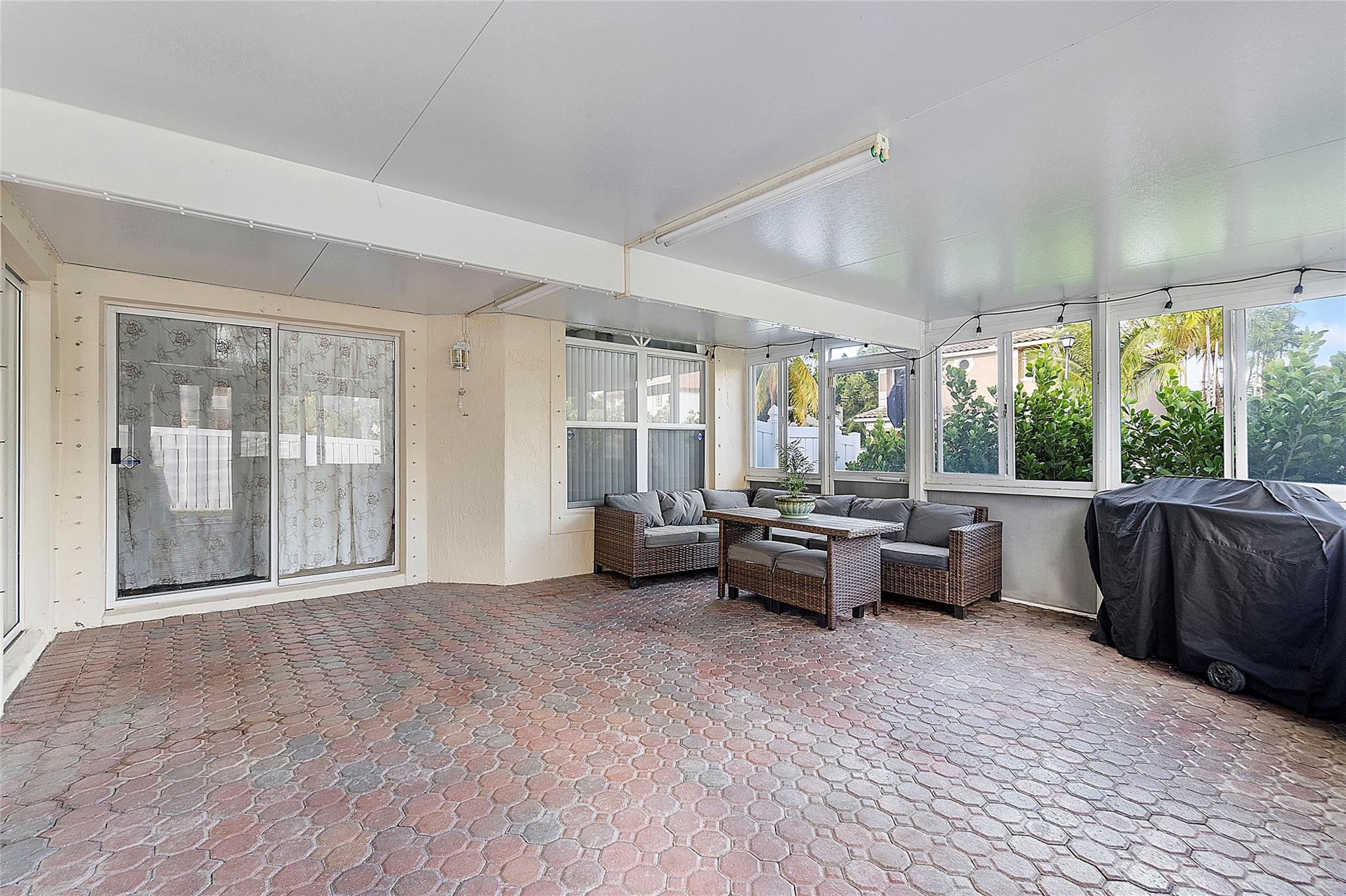 GOLDEN BAY - Residential