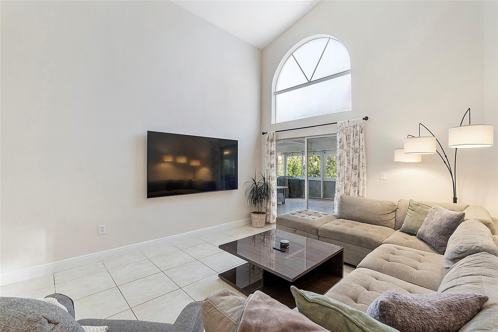 GOLDEN BAY - Residential