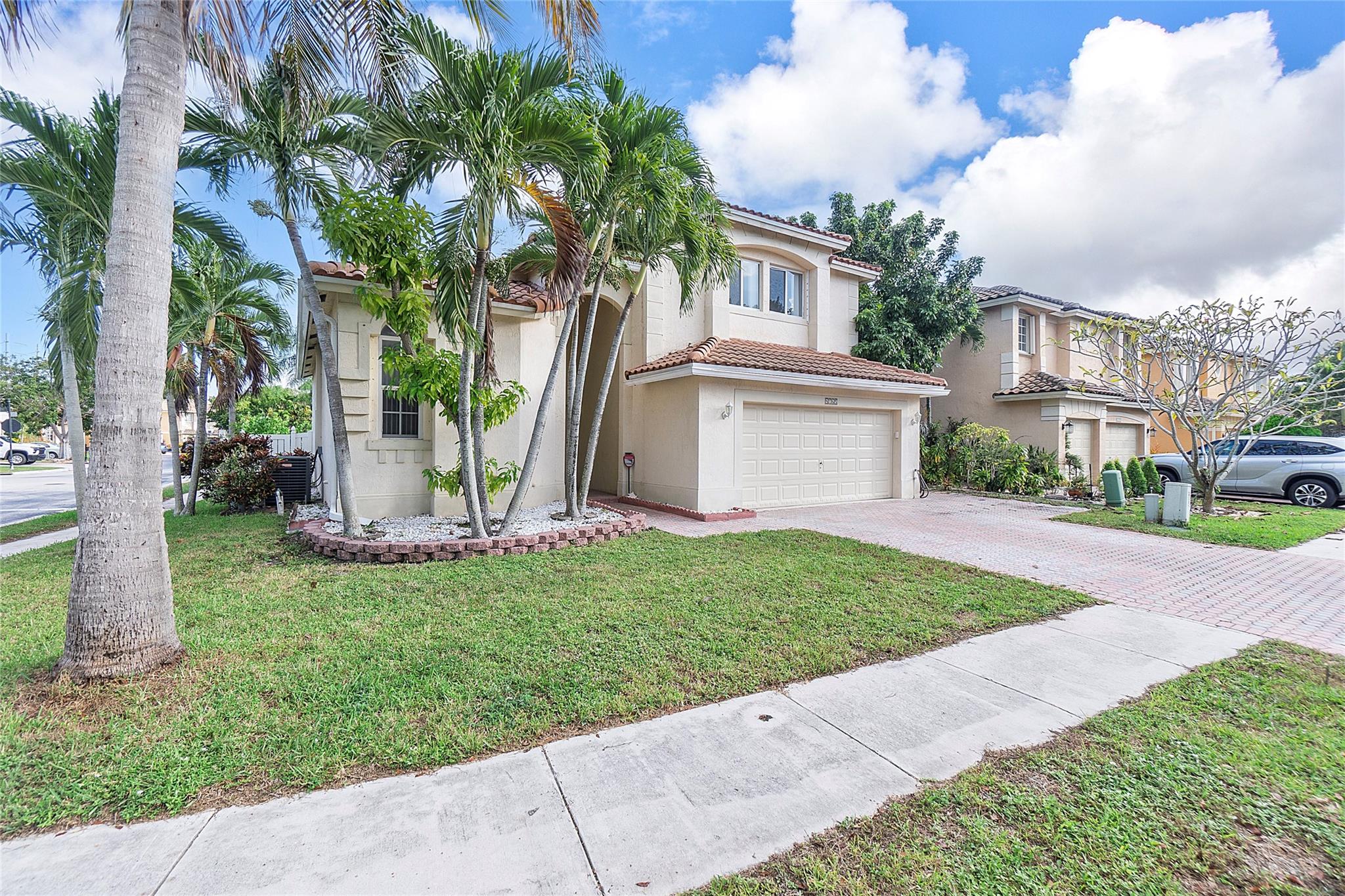 GOLDEN BAY - Residential