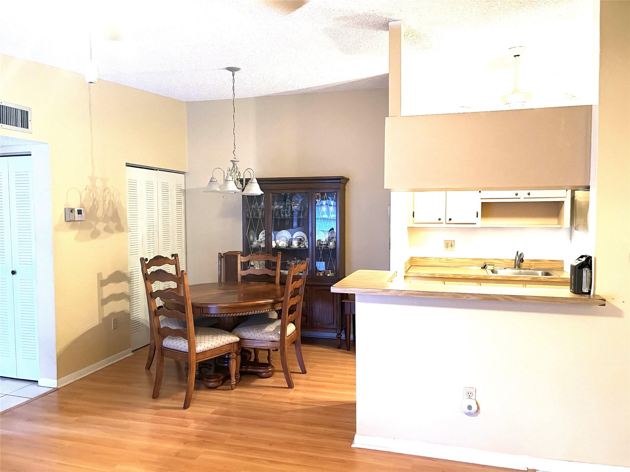 7737 Ashmont Cir F205