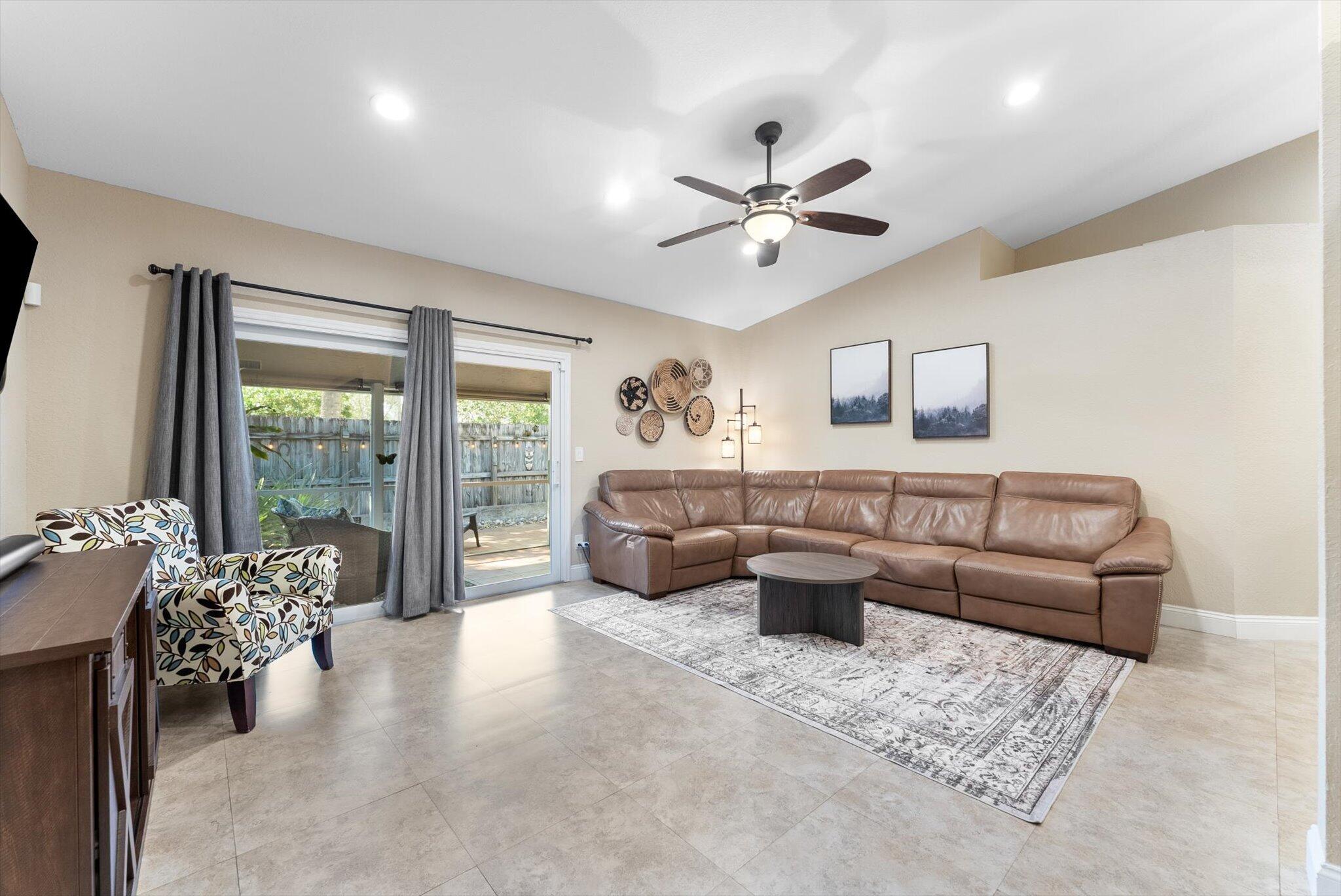BOYNTON LAKES 4 - Residential