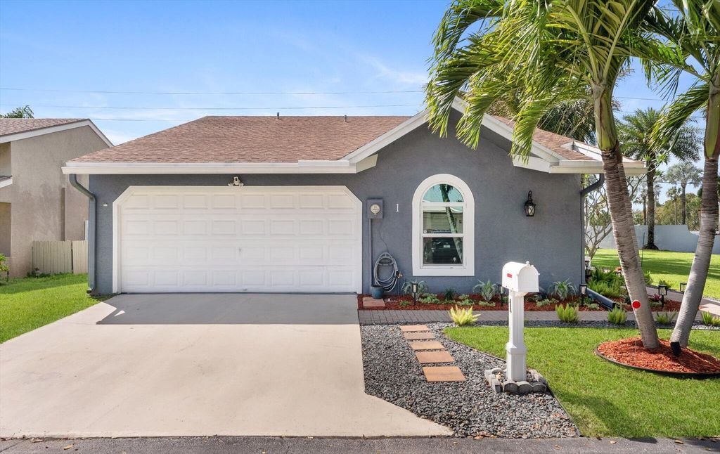 Photo of 1 Hawthorne Lane, Boynton Beach, FL 33426 (MLS # B26022456)