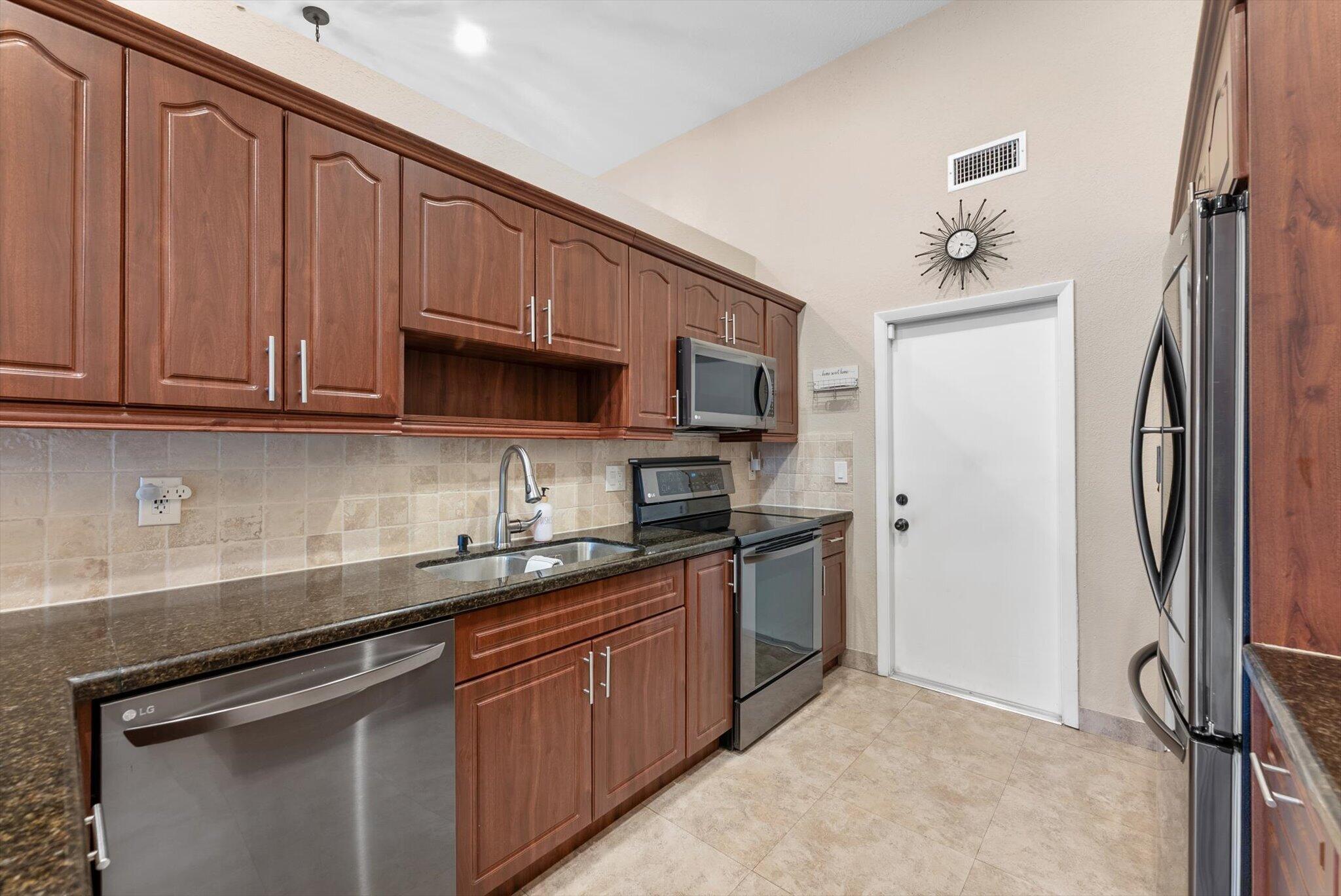 BOYNTON LAKES 4 - Residential