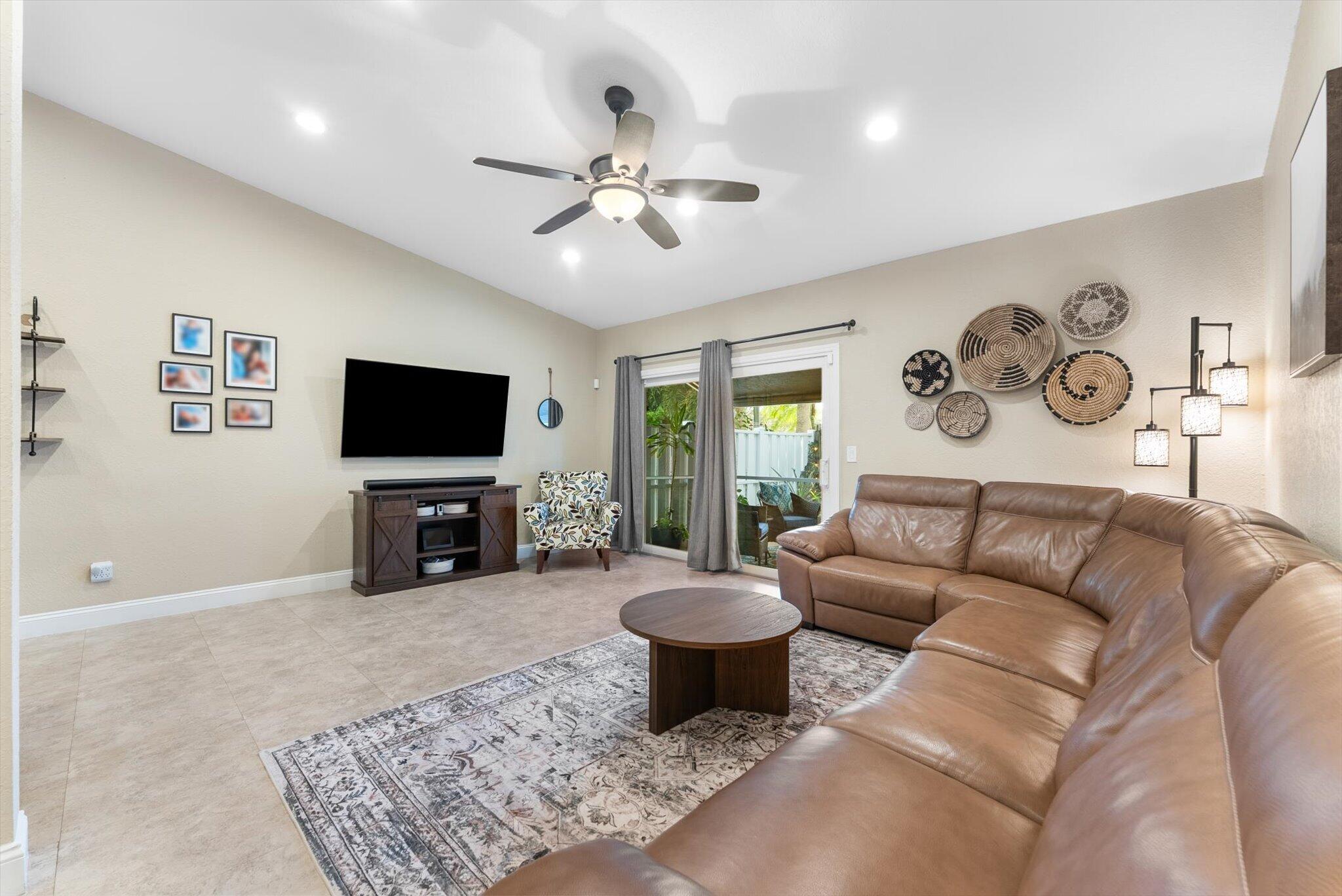 BOYNTON LAKES 4 - Residential