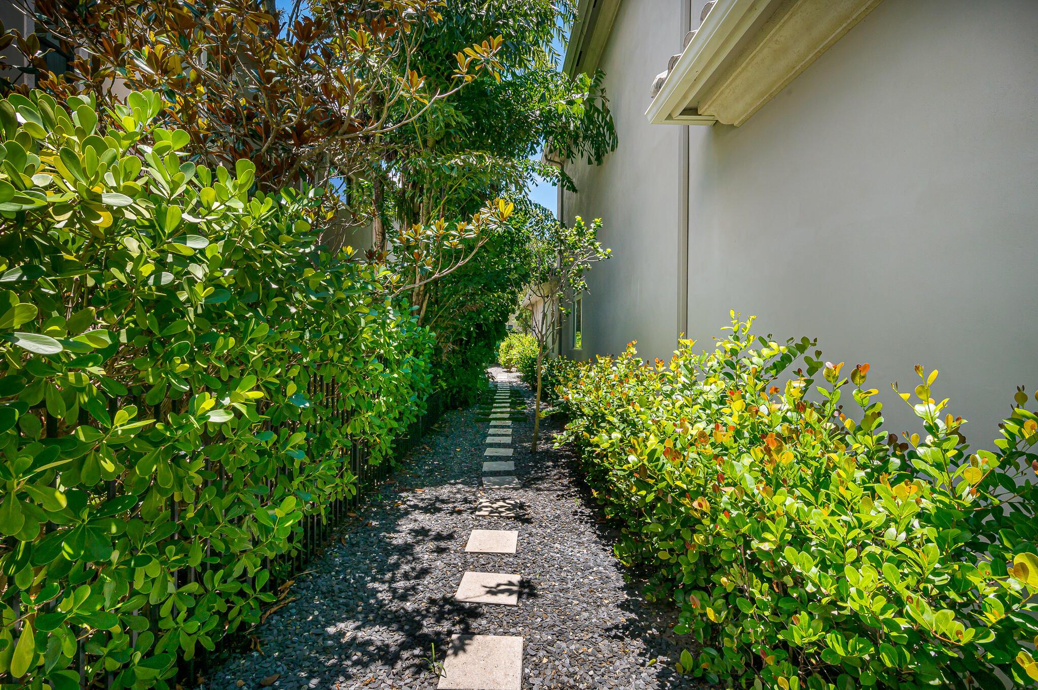 OAKS AT BOCA RATON - Residential