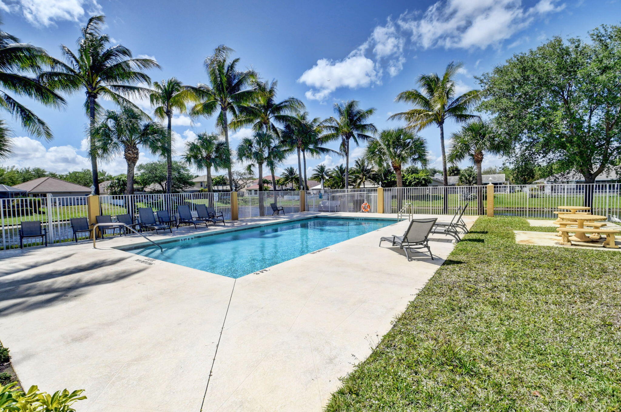 DELRAY LAKES - Residential Lease