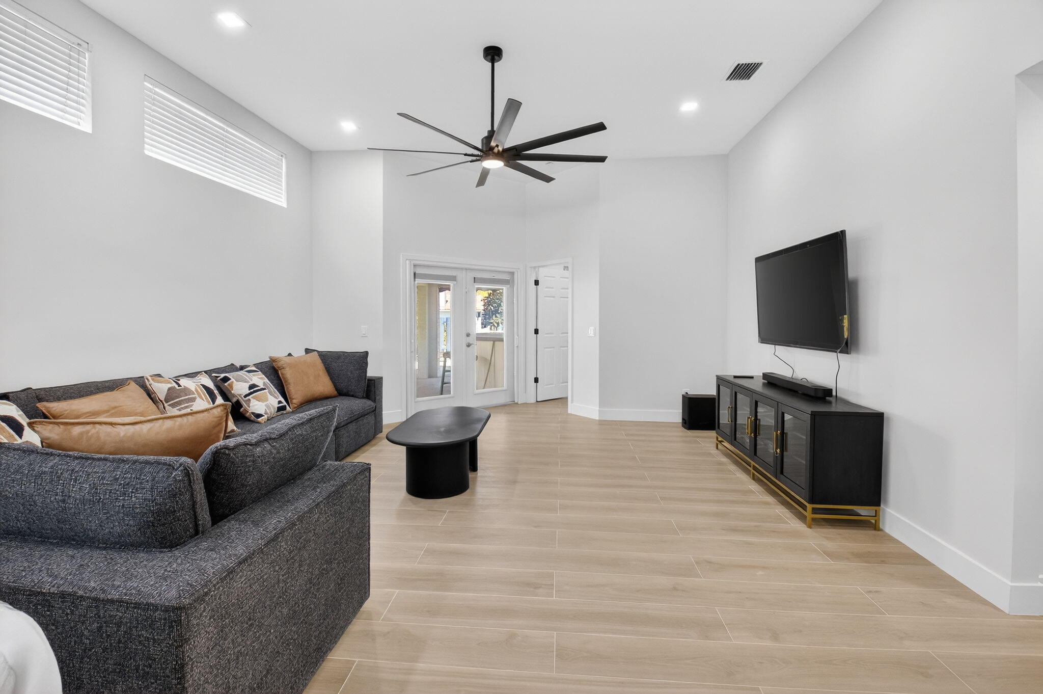 DELRAY LAKES - Residential Lease