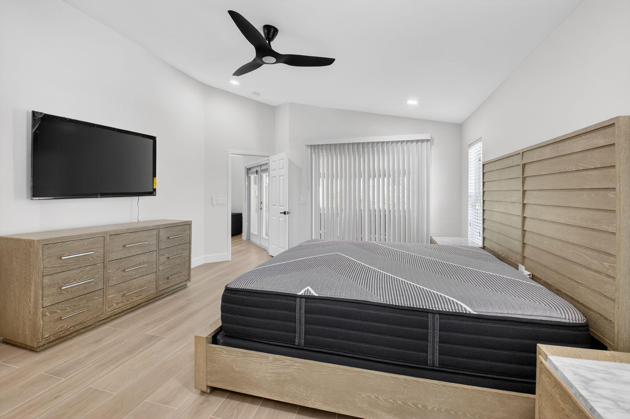 DELRAY LAKES - Residential Lease