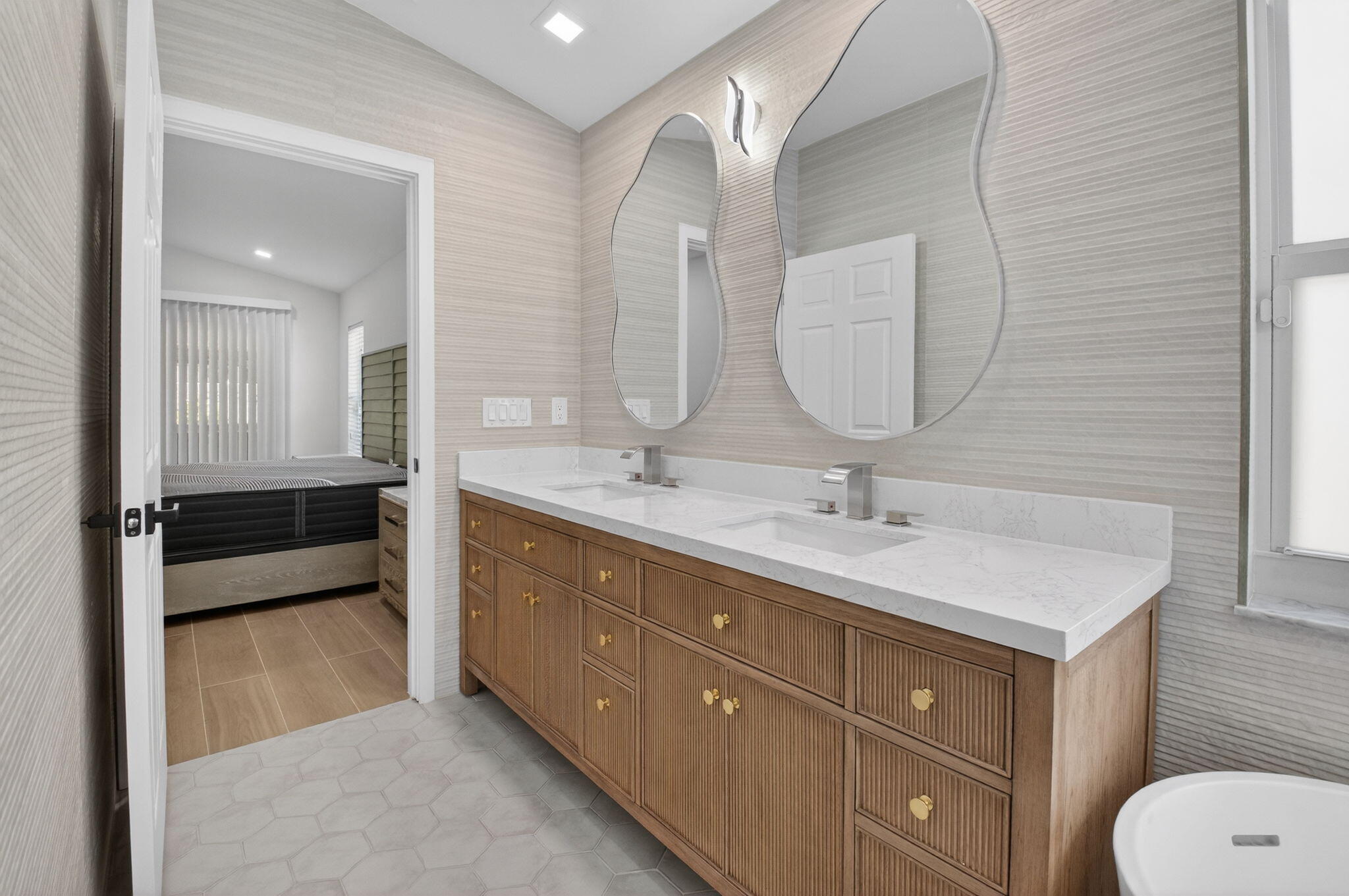 DELRAY LAKES - Residential Lease