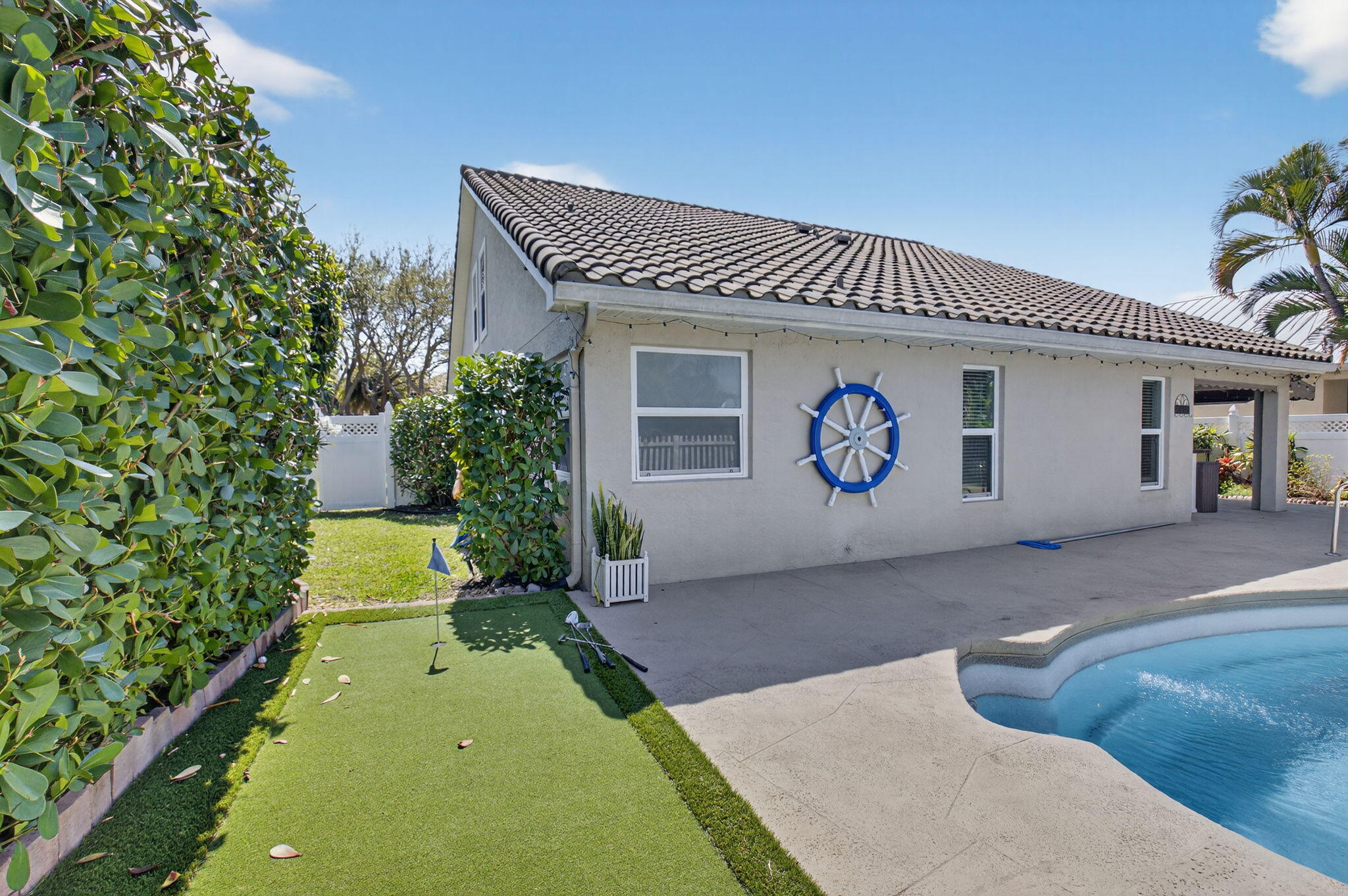 DELRAY LAKES - Residential Lease