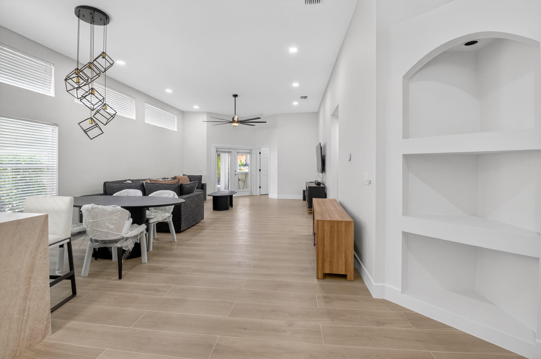 DELRAY LAKES - Residential Lease