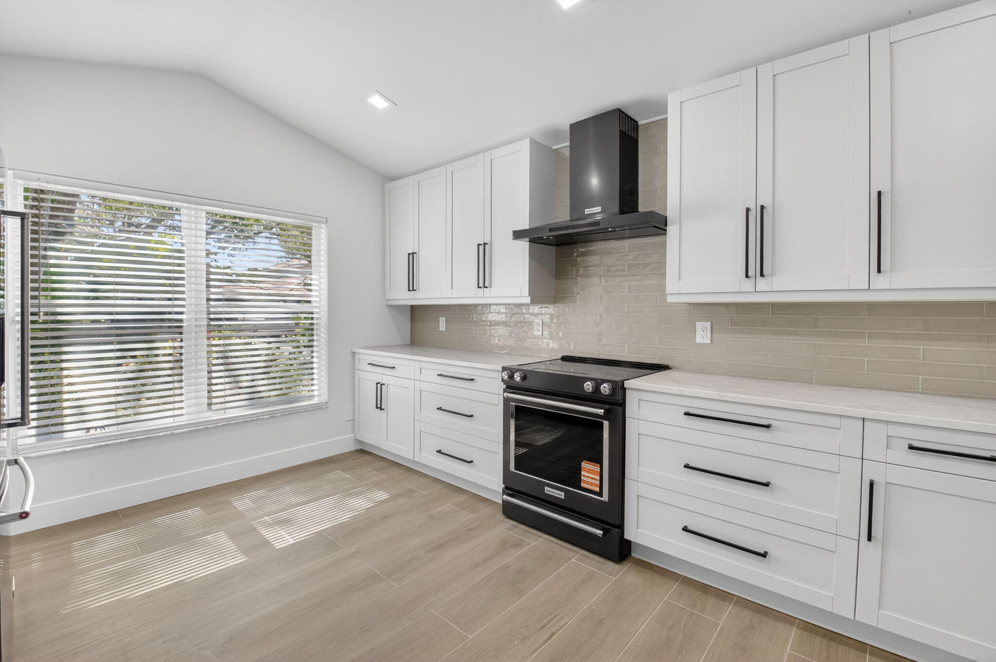 DELRAY LAKES - Residential Lease