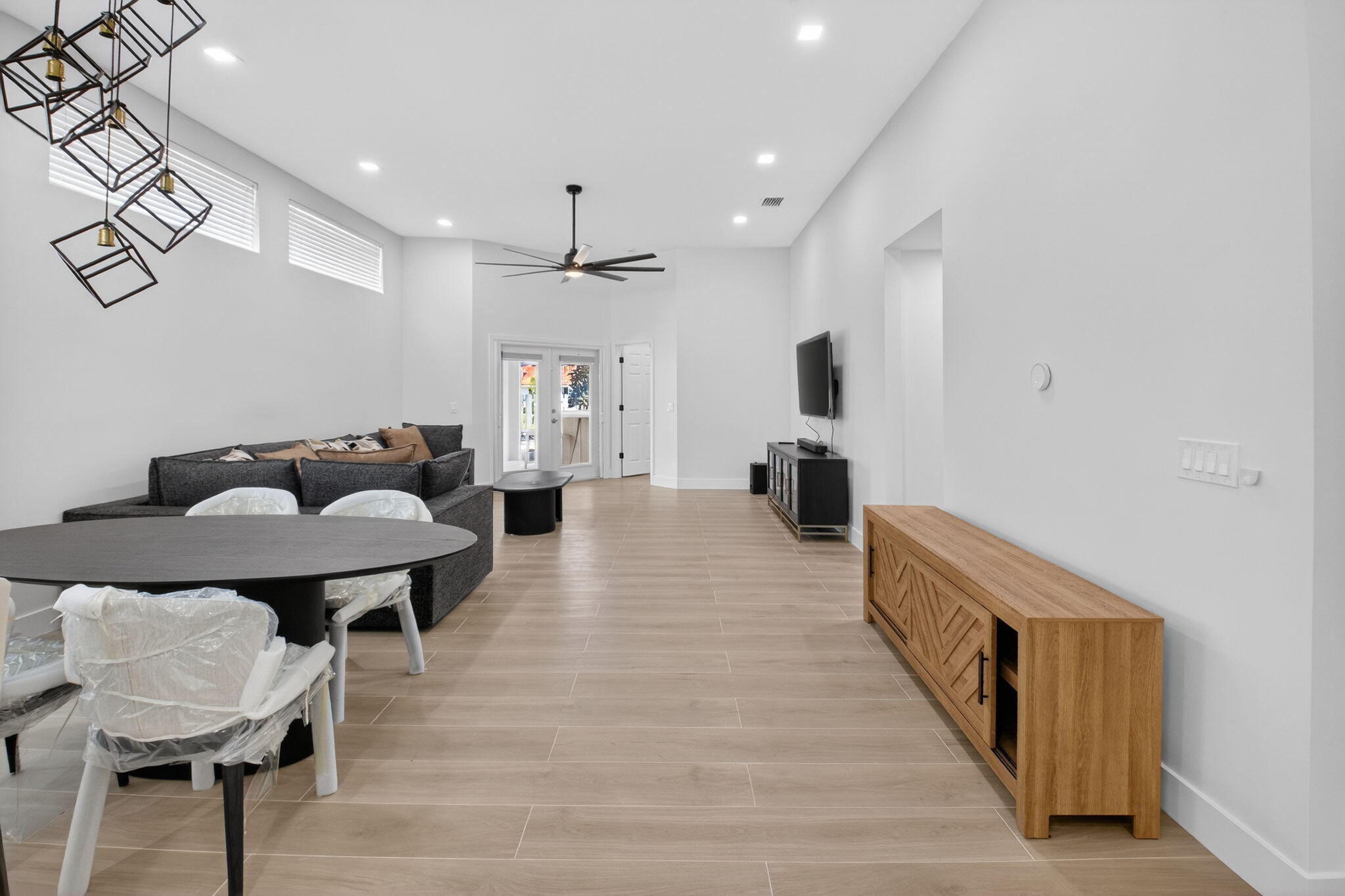 DELRAY LAKES - Residential Lease