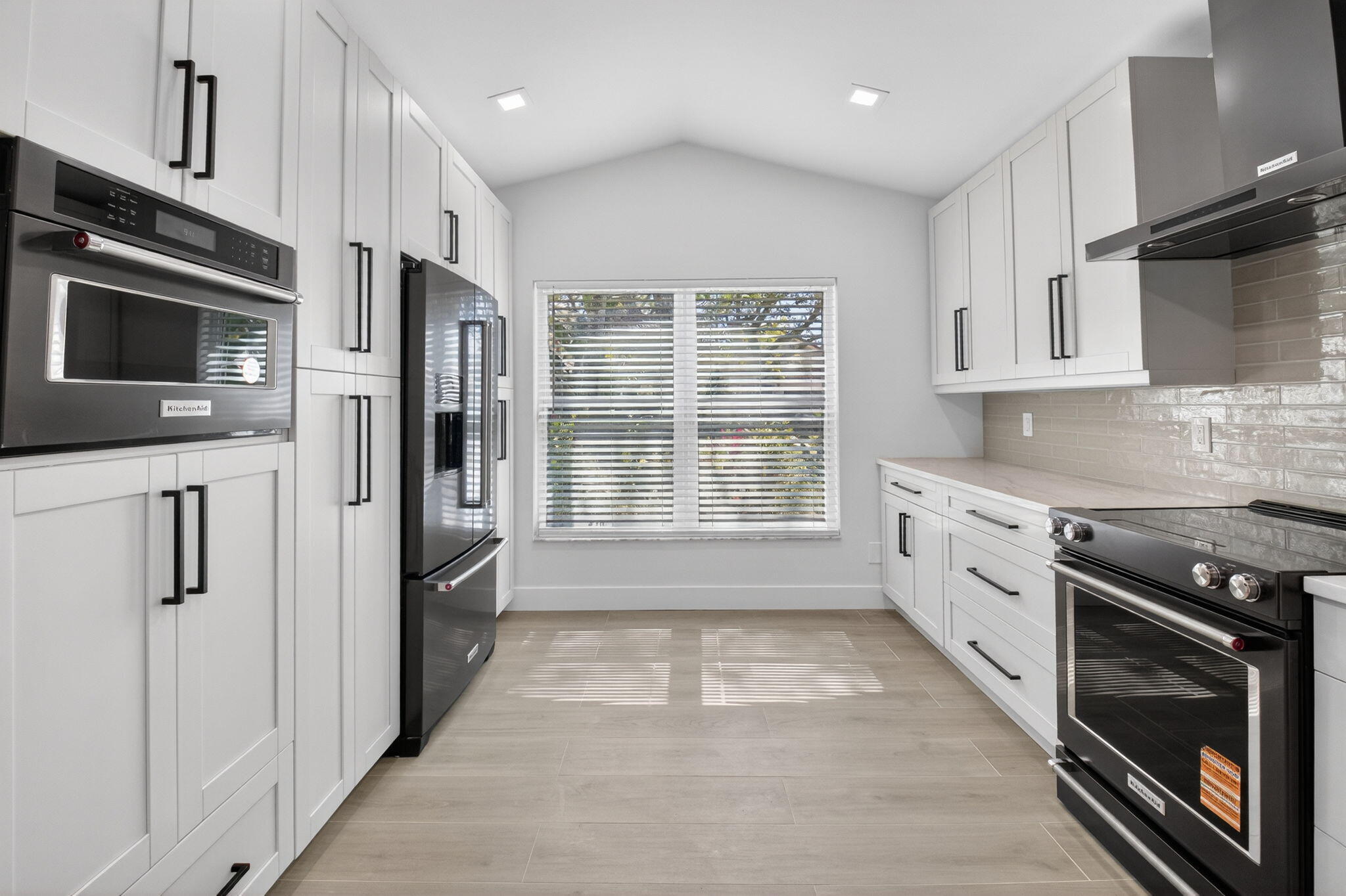 DELRAY LAKES - Residential Lease