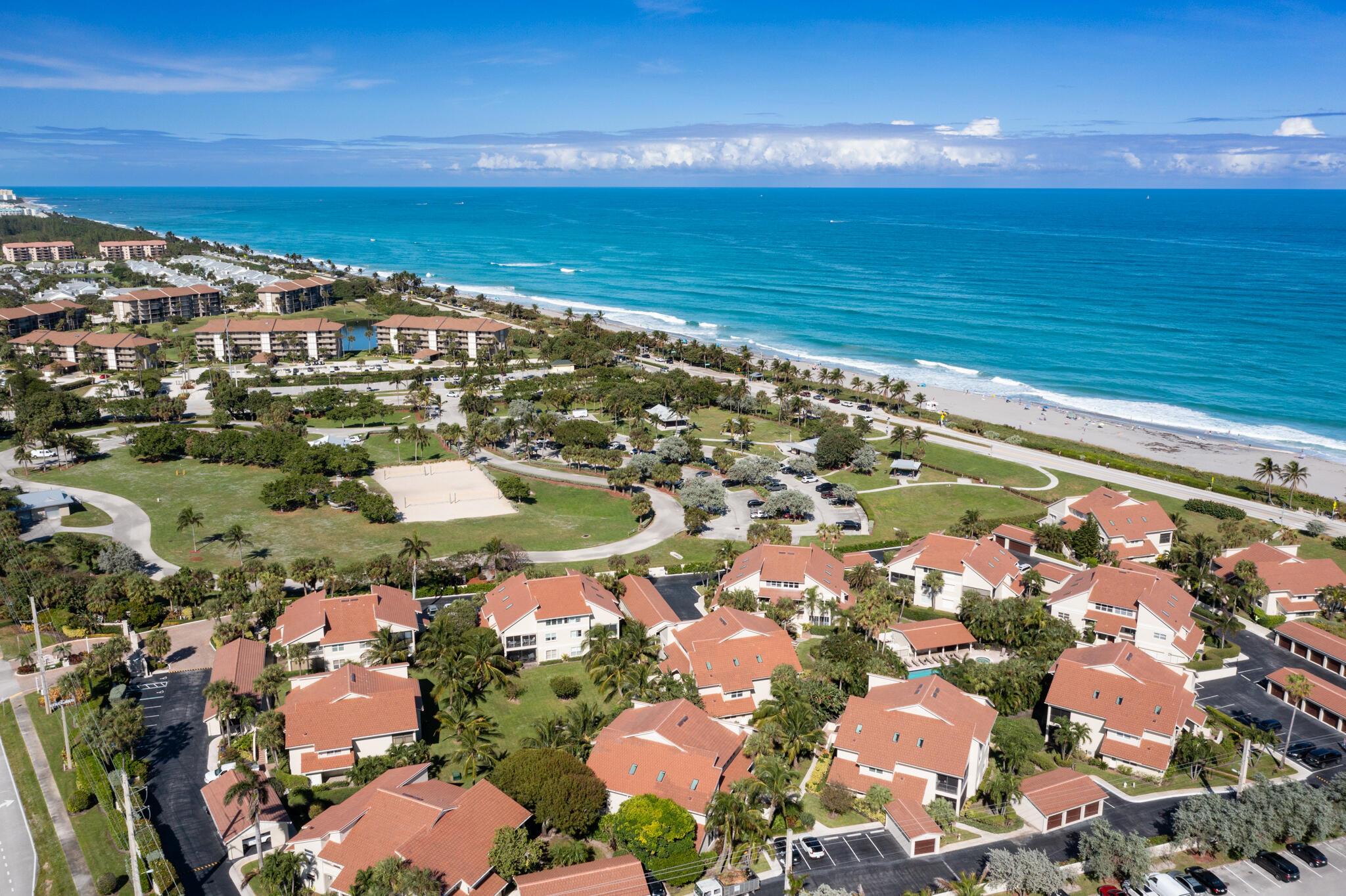 BEACHCOMBER CONDO - Residential