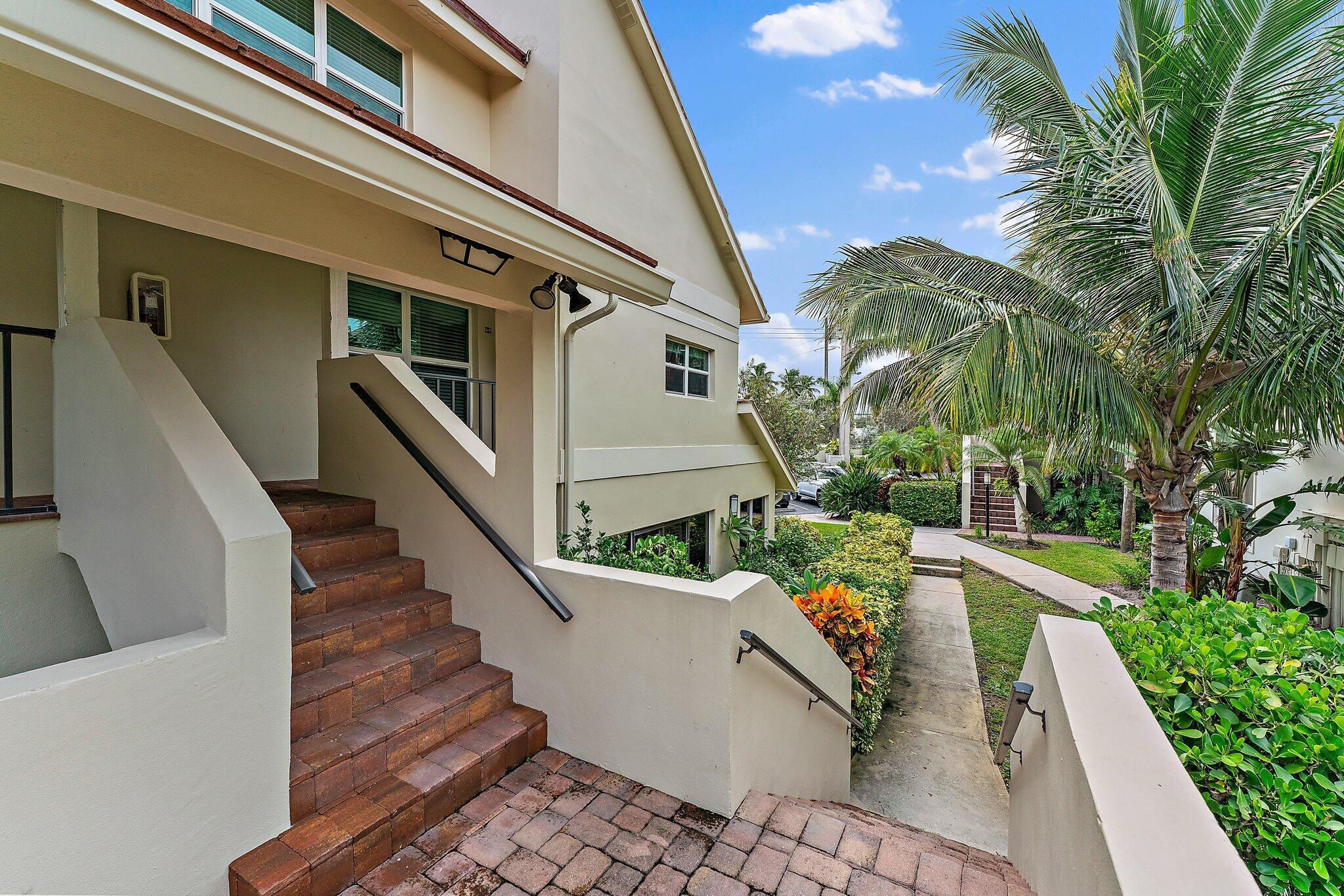 BEACHCOMBER CONDO - Residential