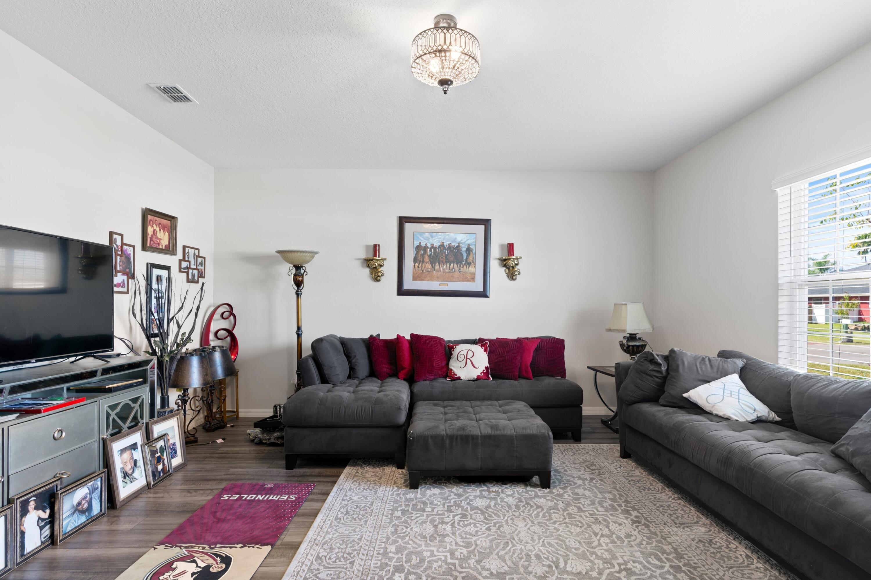 PORT ST LUCIE SECTION 19 - Residential