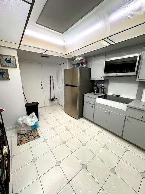 BAYVIEW TOWERS CONDO SOUTH BLDG - Residential