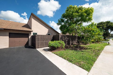 Photo of 2815 SW 2ND Street, Delray Beach, FL 33445 (MLS # B26087367)