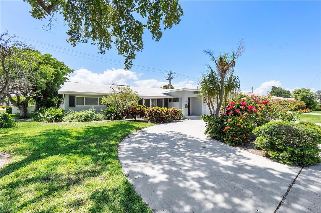 LAKE ROGERS ISLE - Residential
