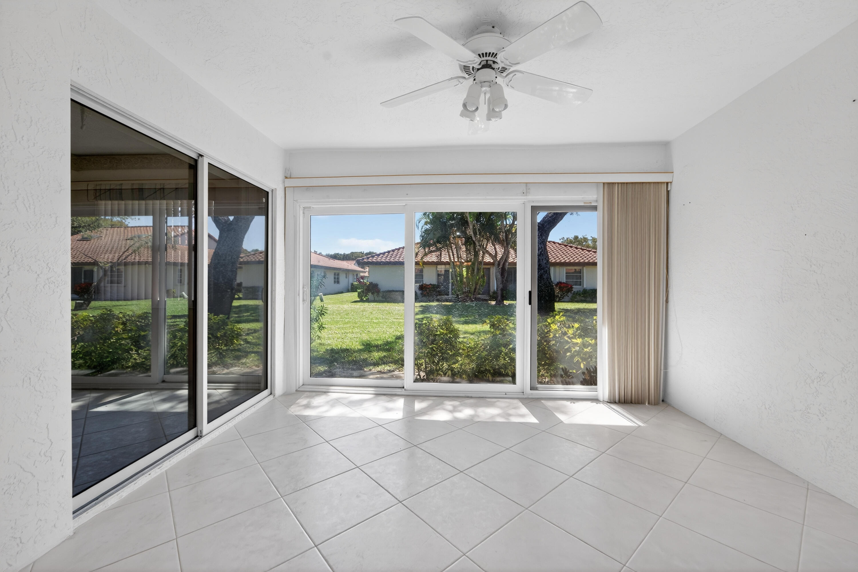 HUNTINGTON POINTE - Residential