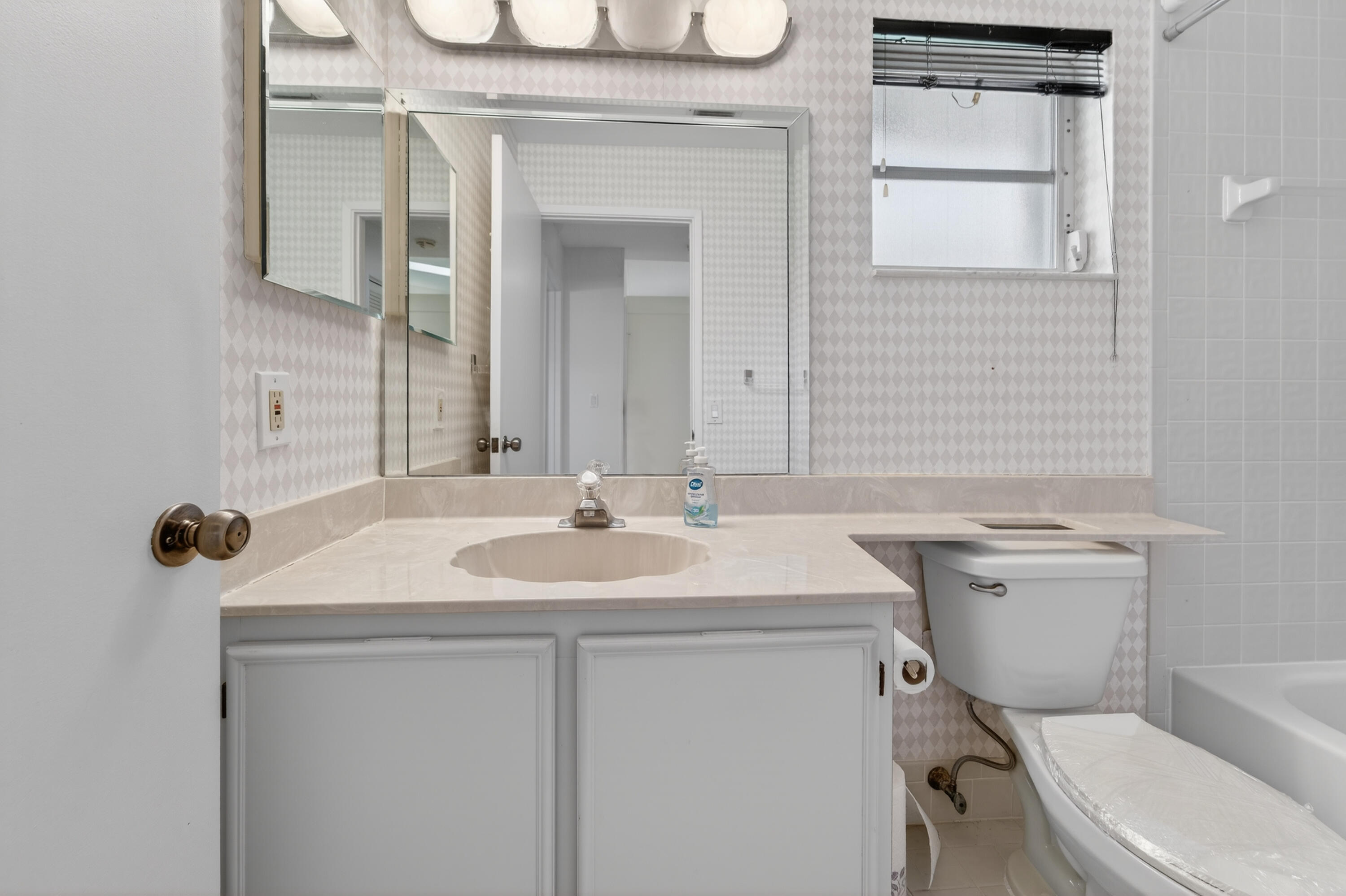 HUNTINGTON POINTE - Residential