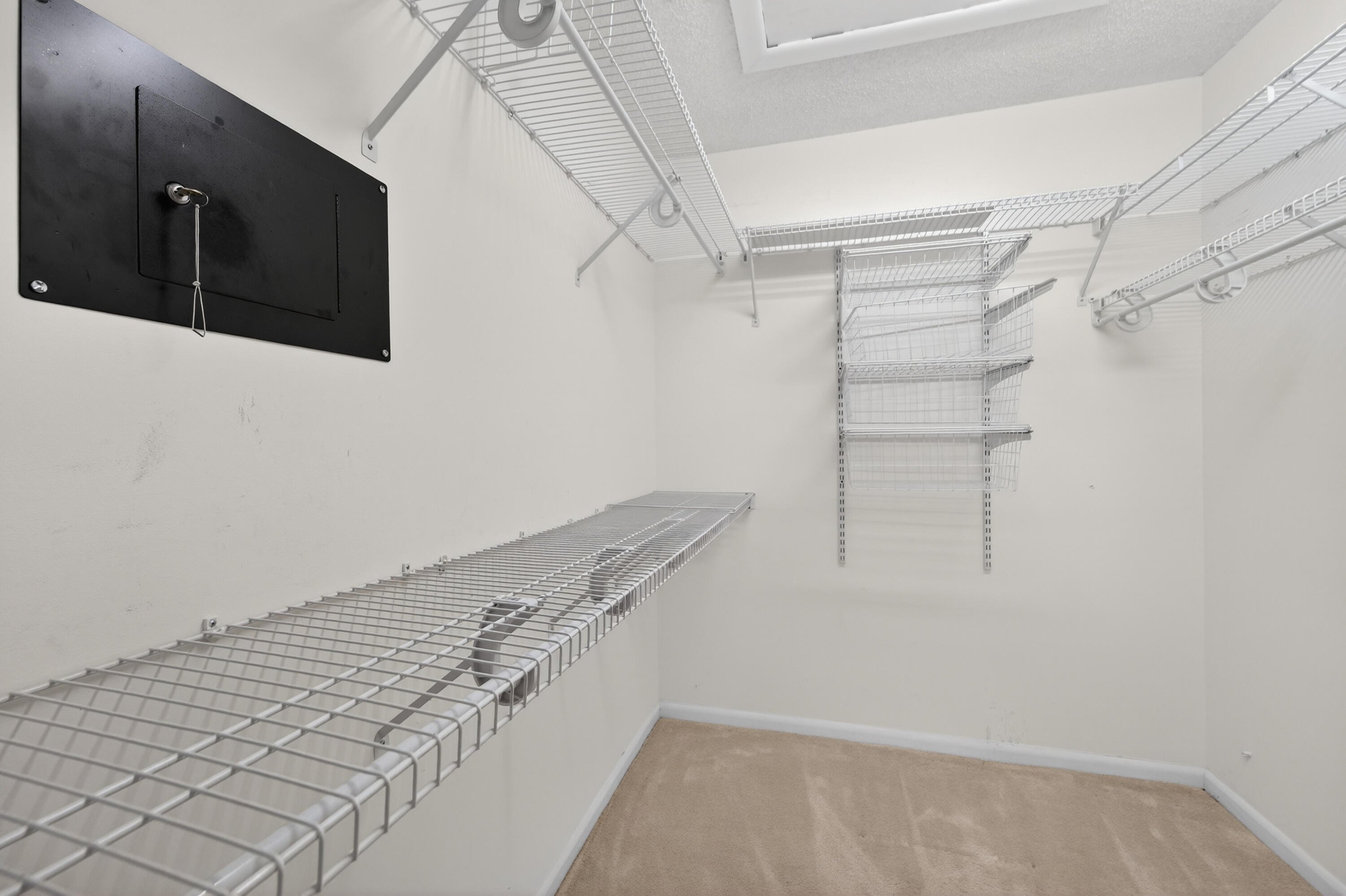 HUNTINGTON POINTE - Residential