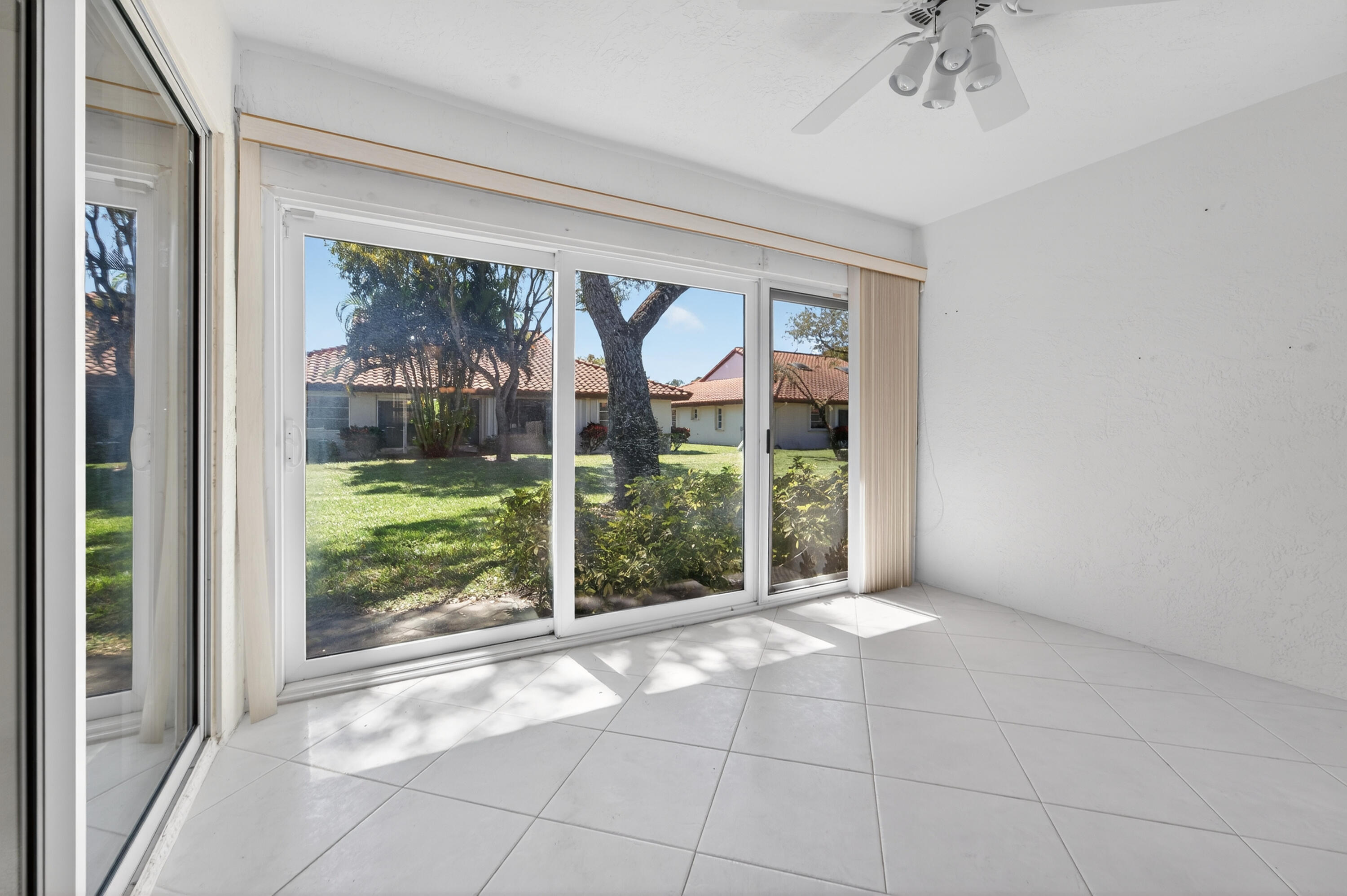 HUNTINGTON POINTE - Residential