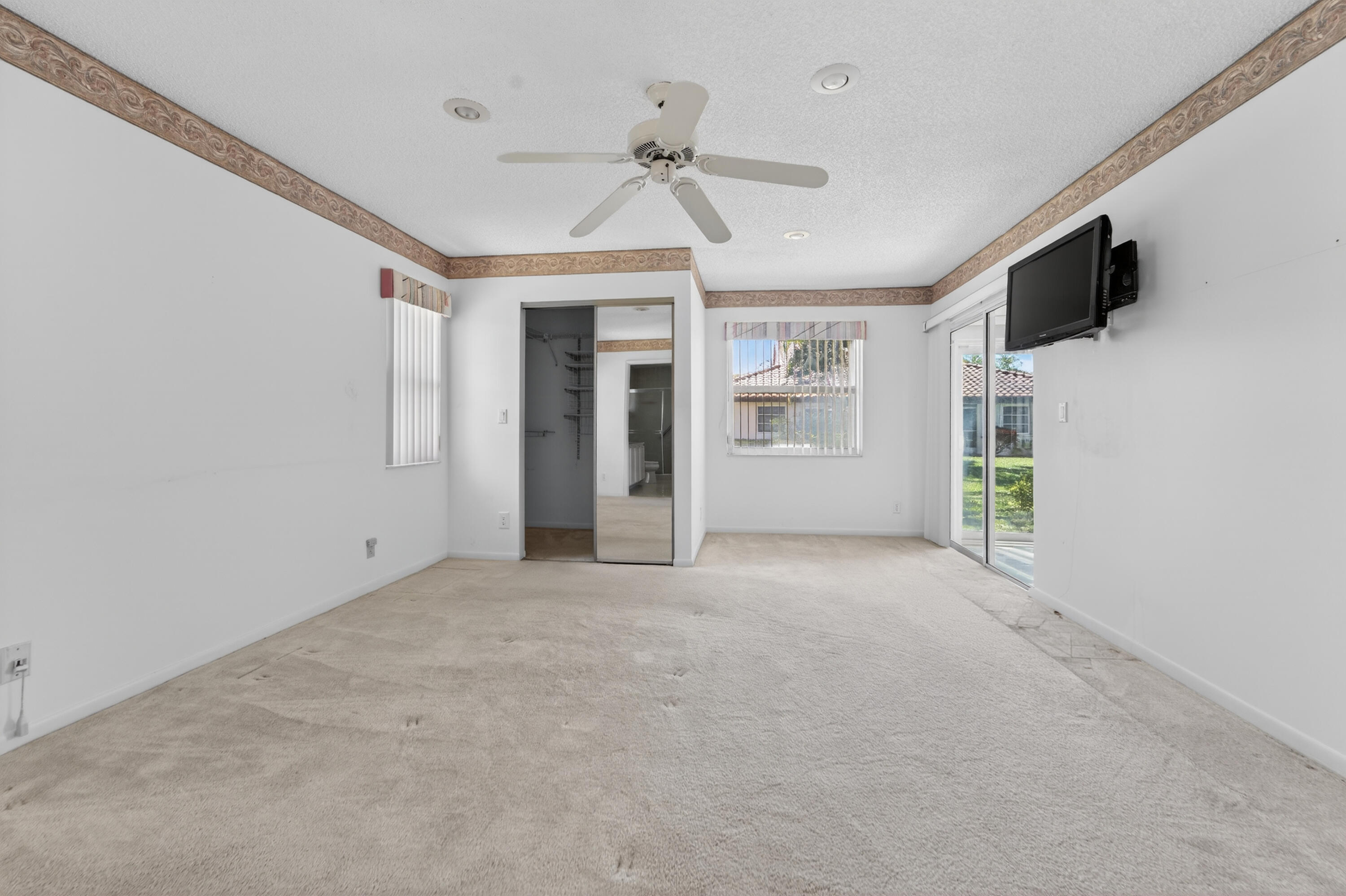 HUNTINGTON POINTE - Residential