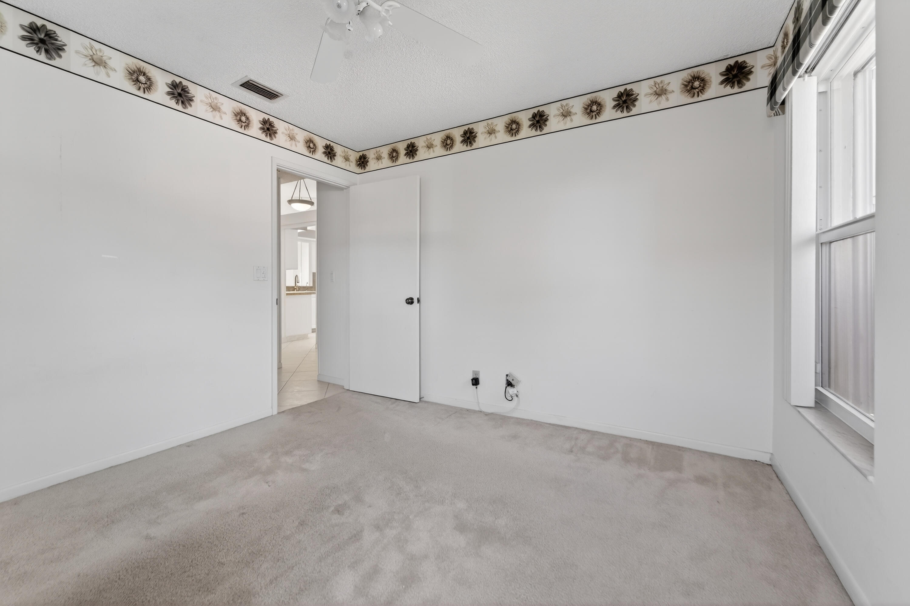 HUNTINGTON POINTE - Residential