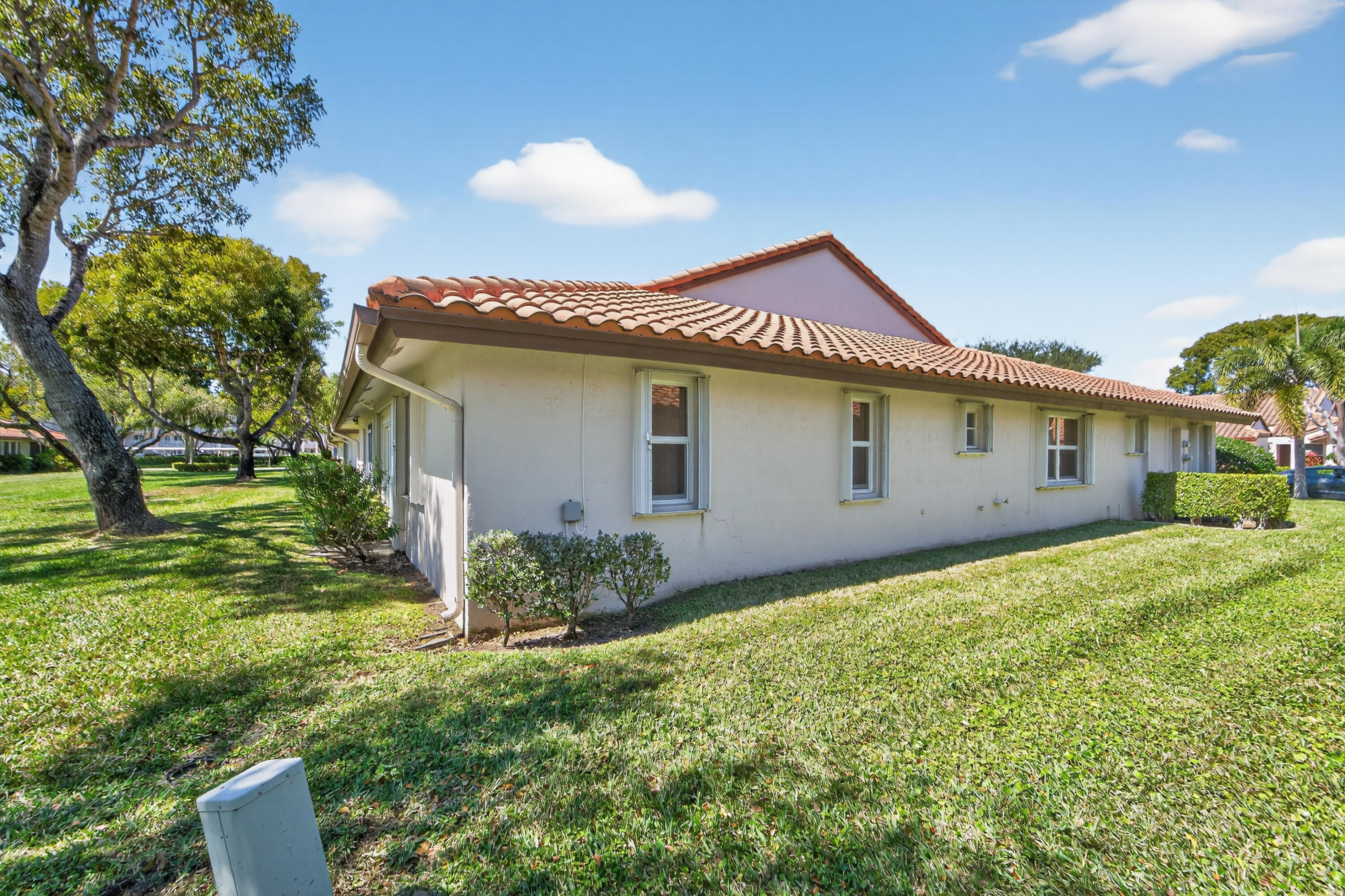 HUNTINGTON POINTE - Residential