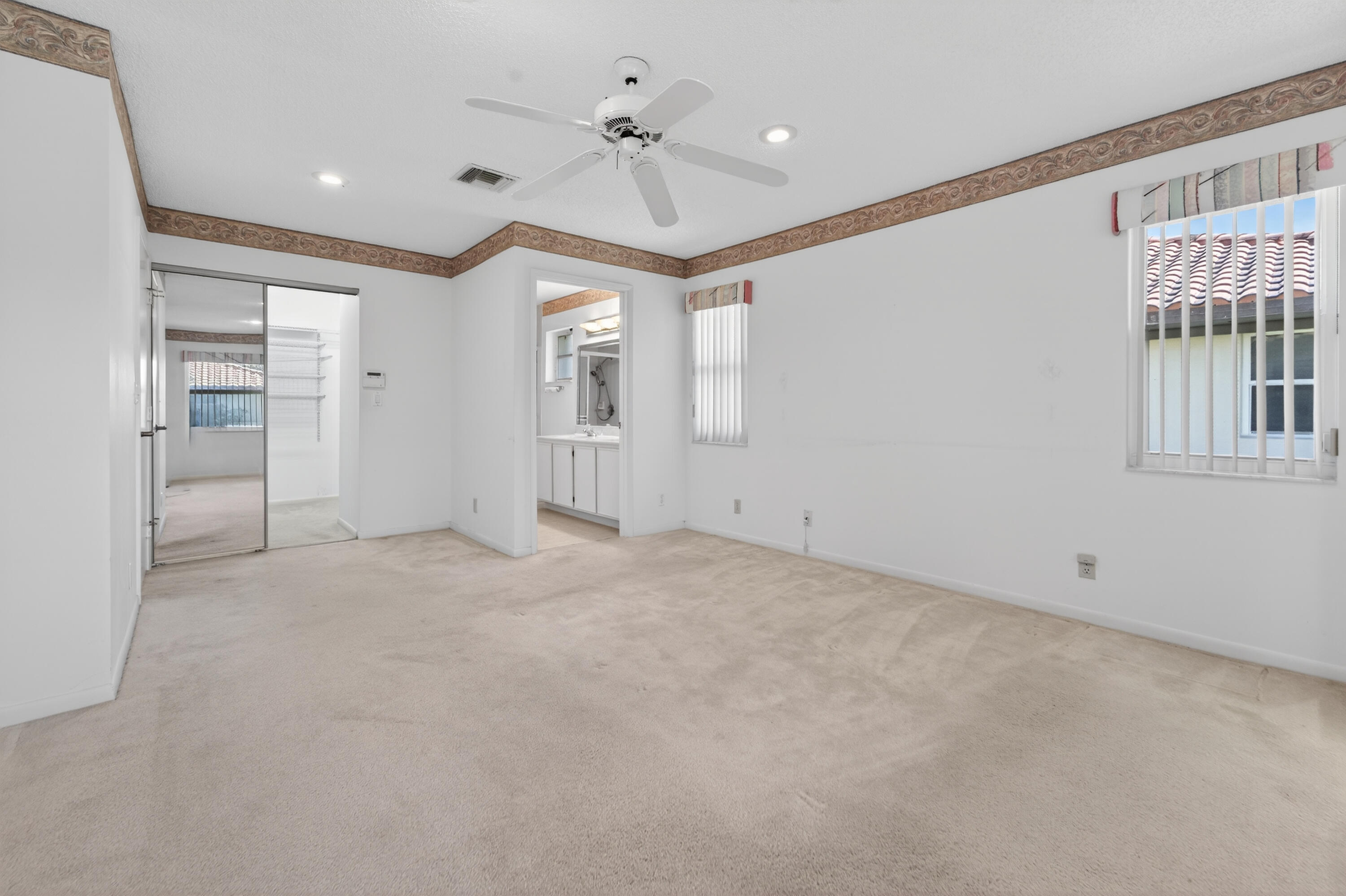 HUNTINGTON POINTE - Residential