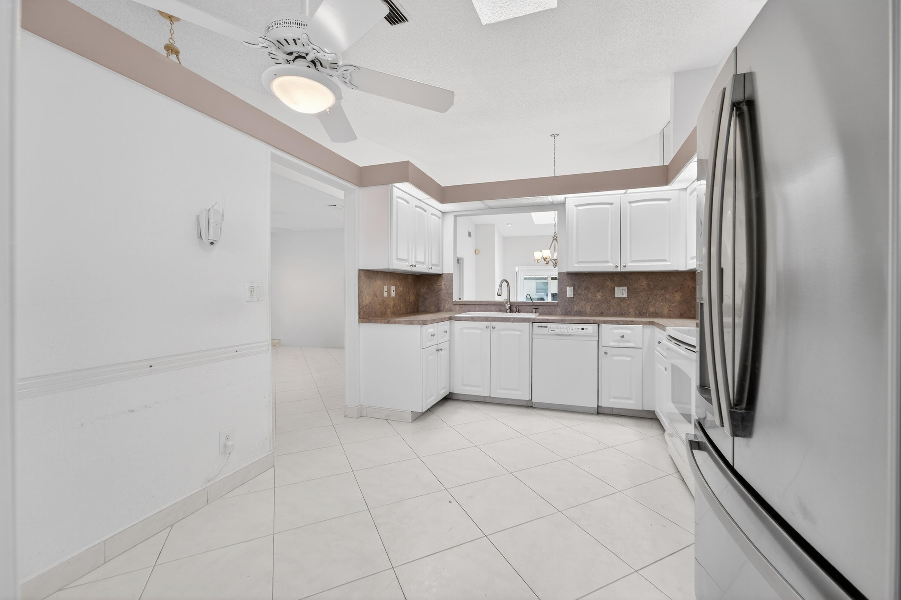 HUNTINGTON POINTE - Residential