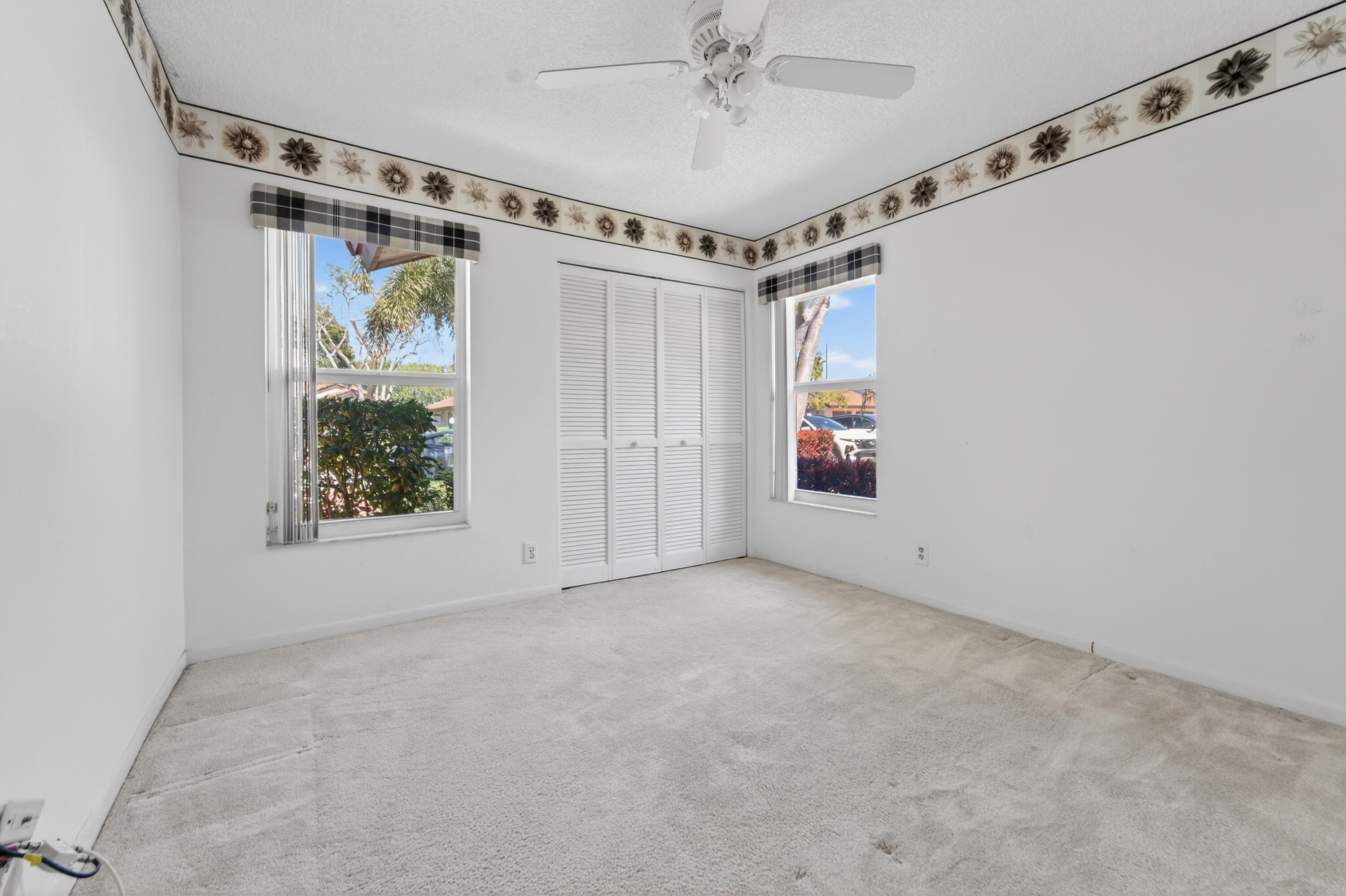 HUNTINGTON POINTE - Residential