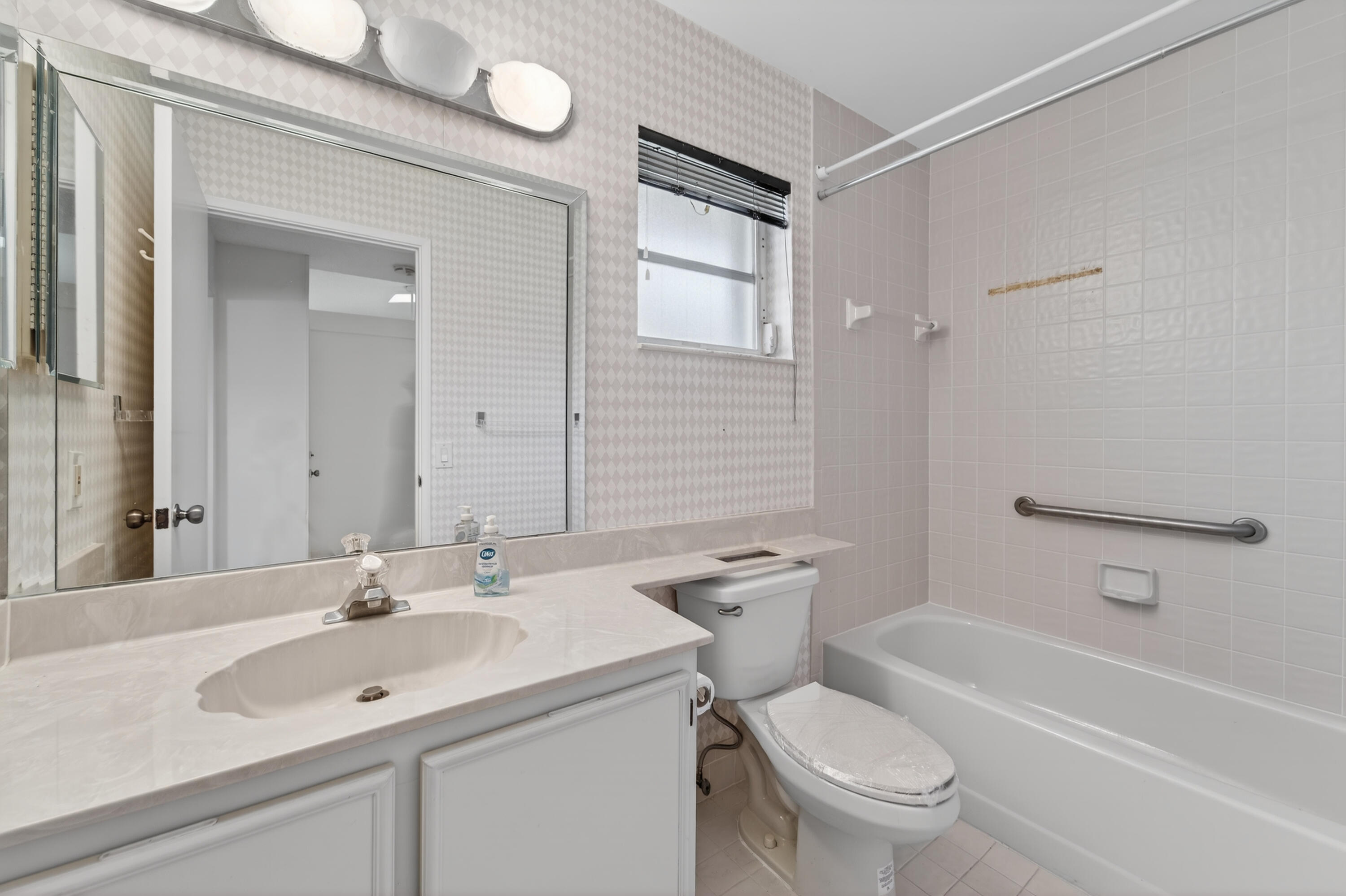 HUNTINGTON POINTE - Residential