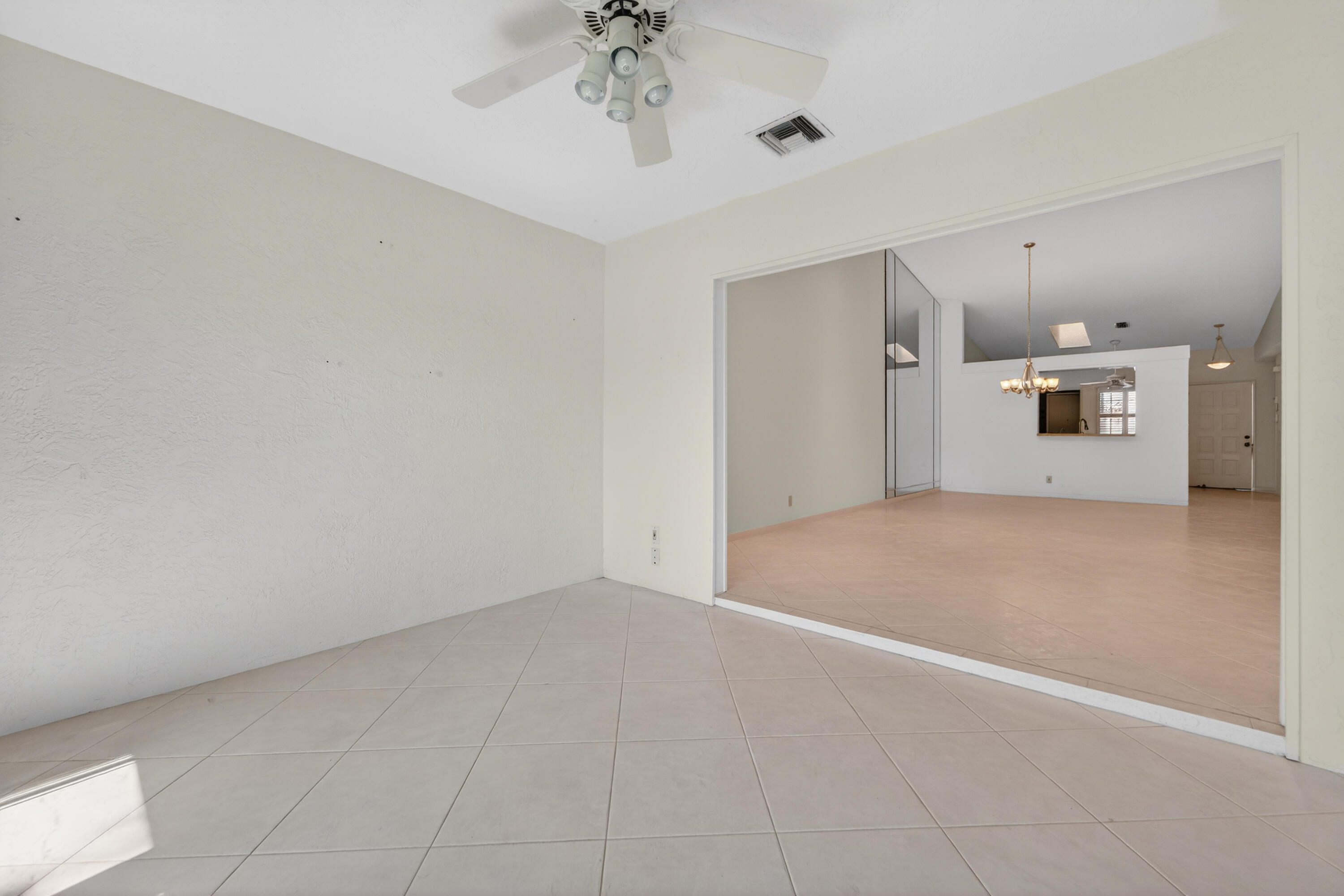 HUNTINGTON POINTE - Residential