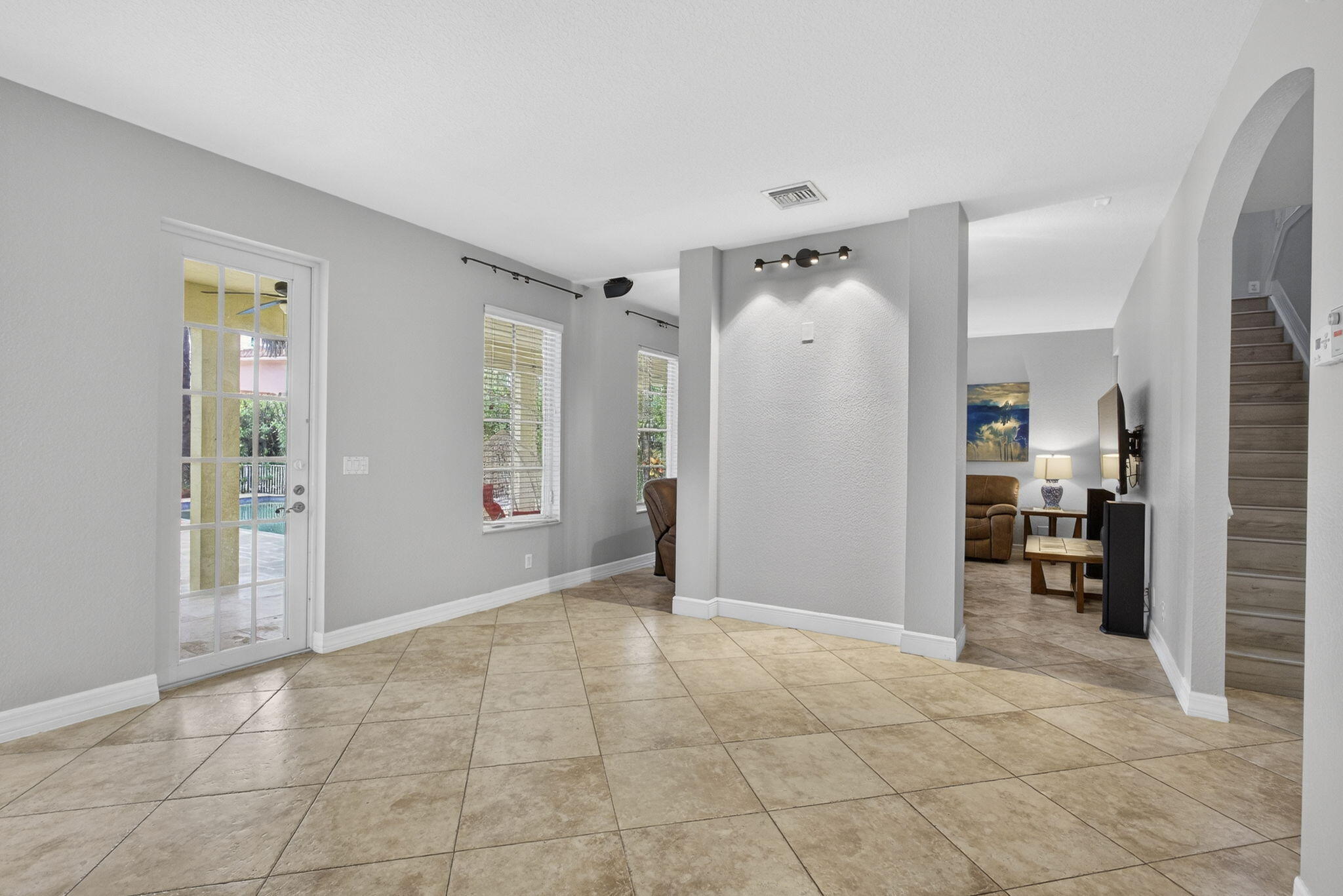 CANTERBURY PLACE - Residential